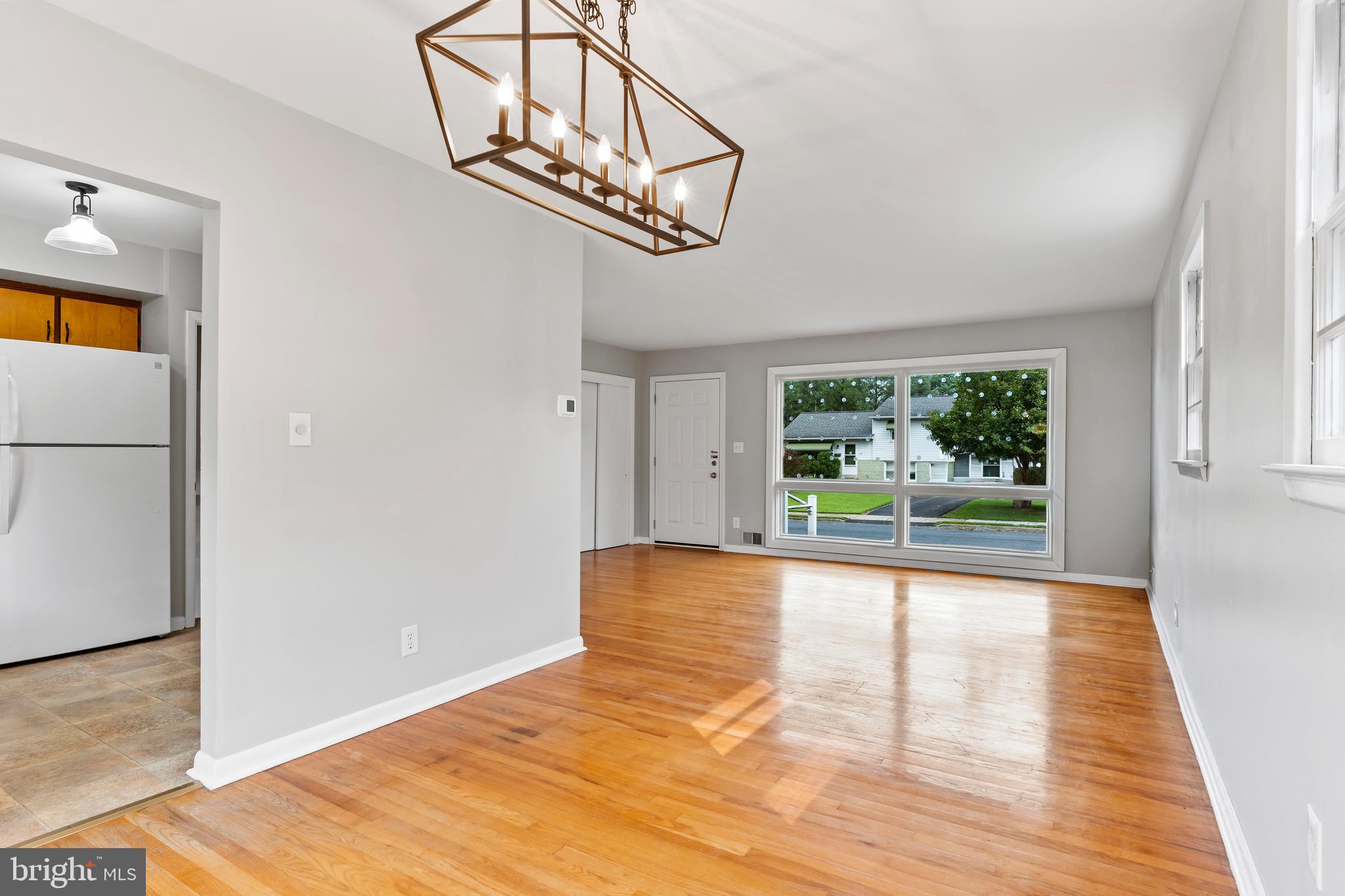 102 E WOODLAND DRIVE