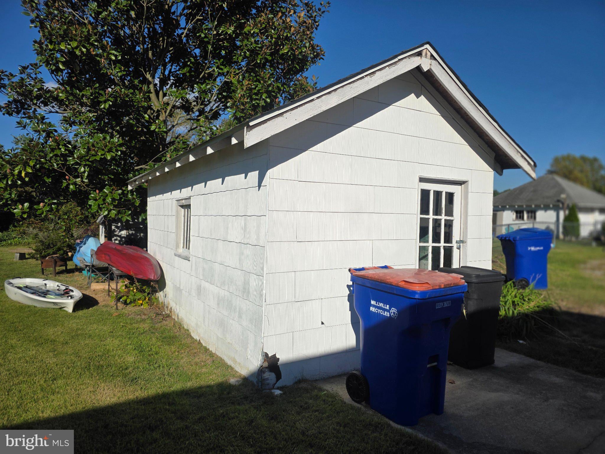 10 CALORIS AVENUE
