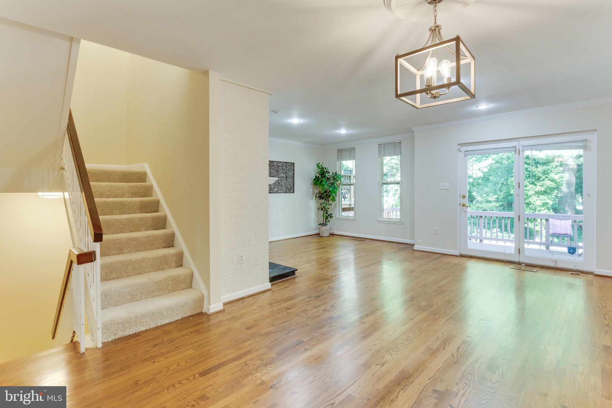 TYSONS COURT - Residential