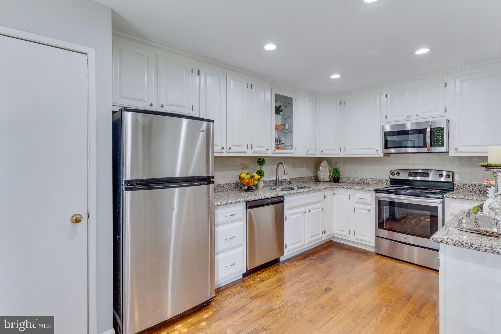 TYSONS COURT - Residential