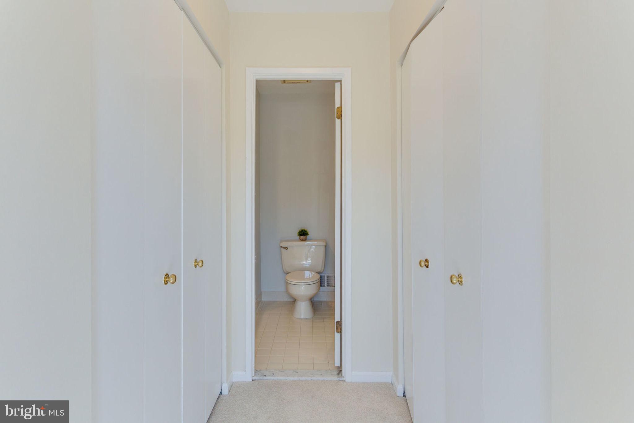 TYSONS COURT - Residential