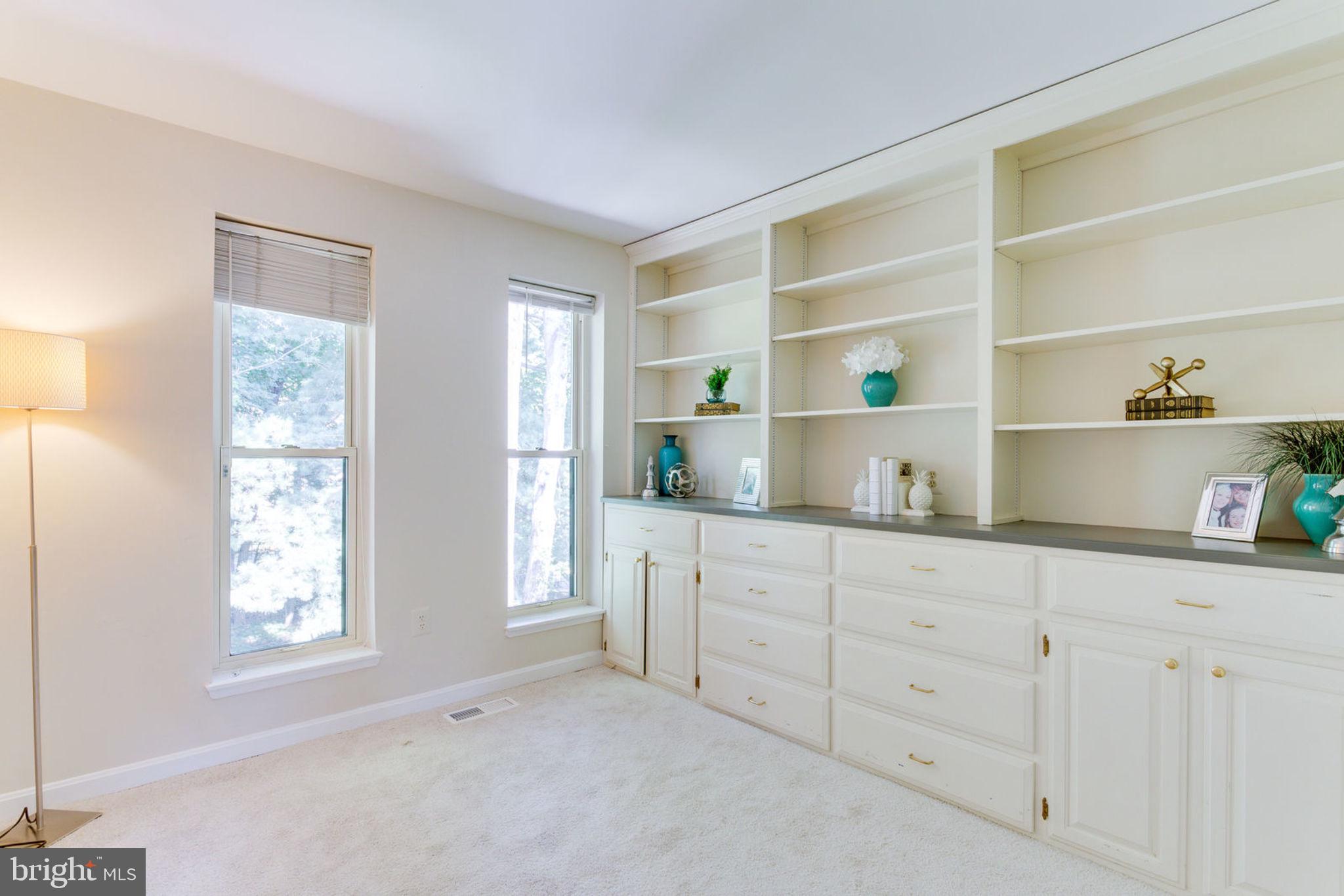 TYSONS COURT - Residential