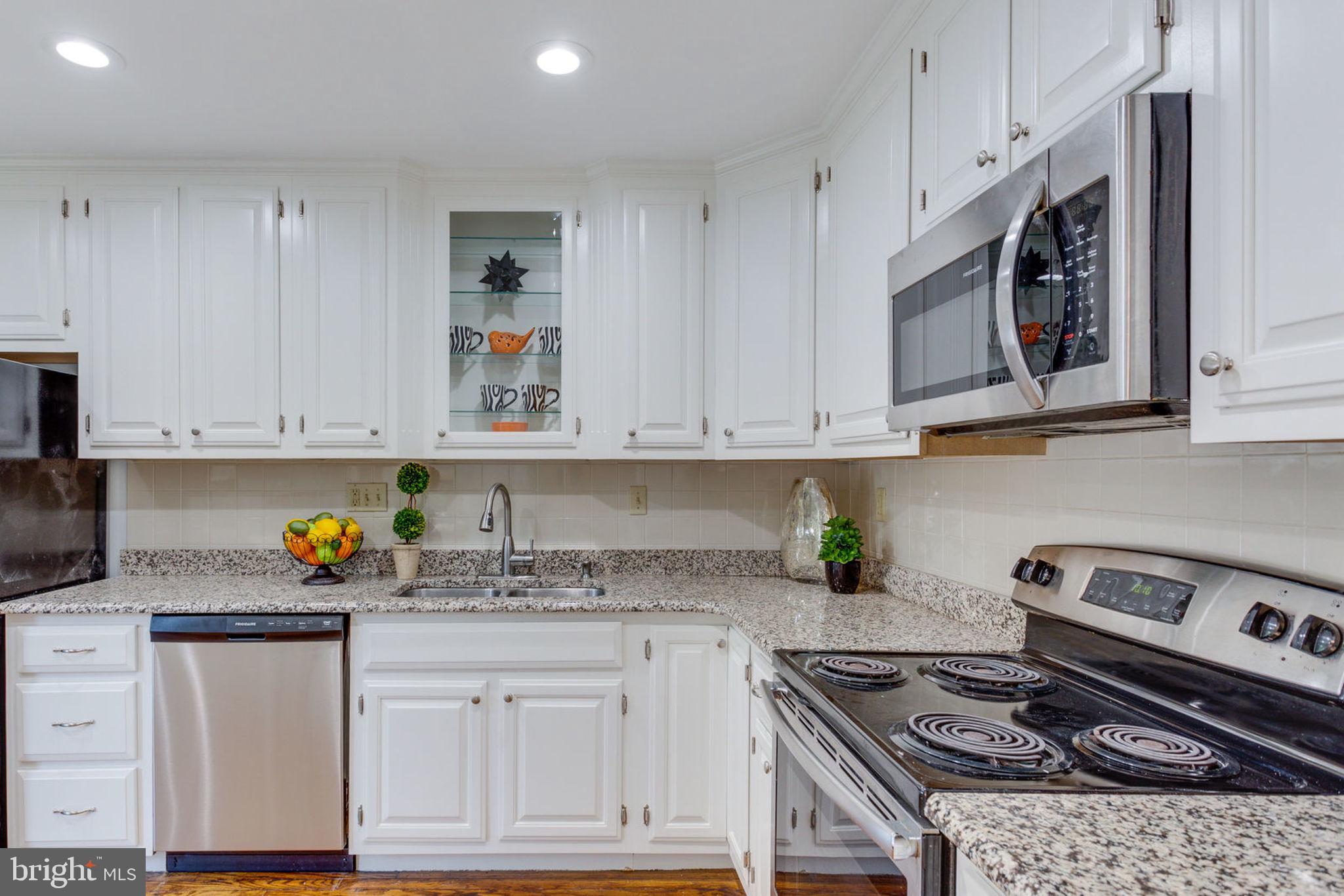 TYSONS COURT - Residential