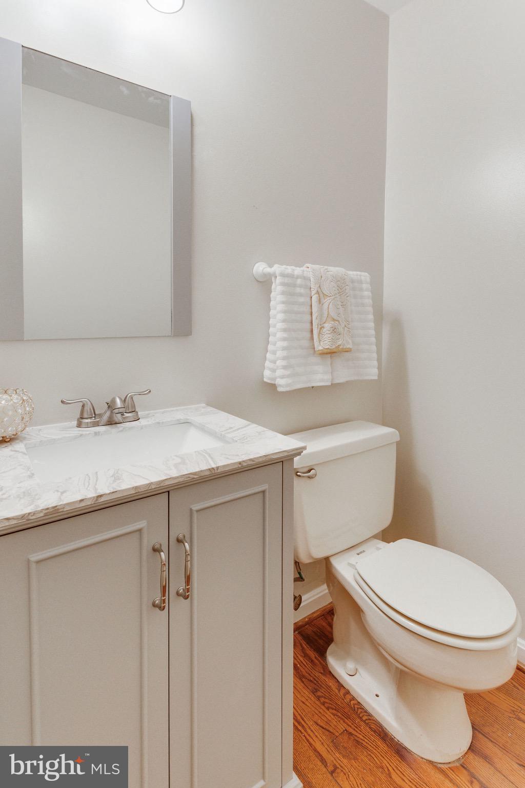 TYSONS COURT - Residential