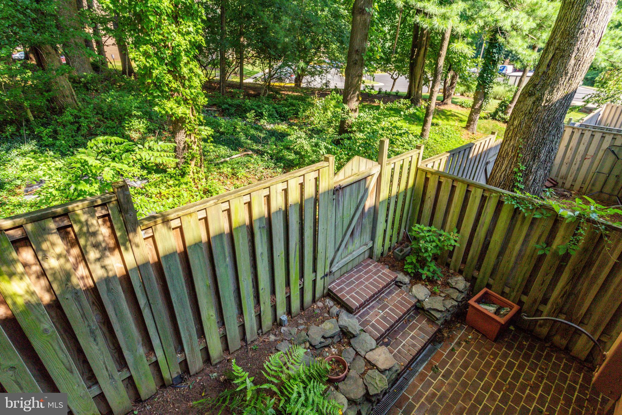 TYSONS COURT - Residential