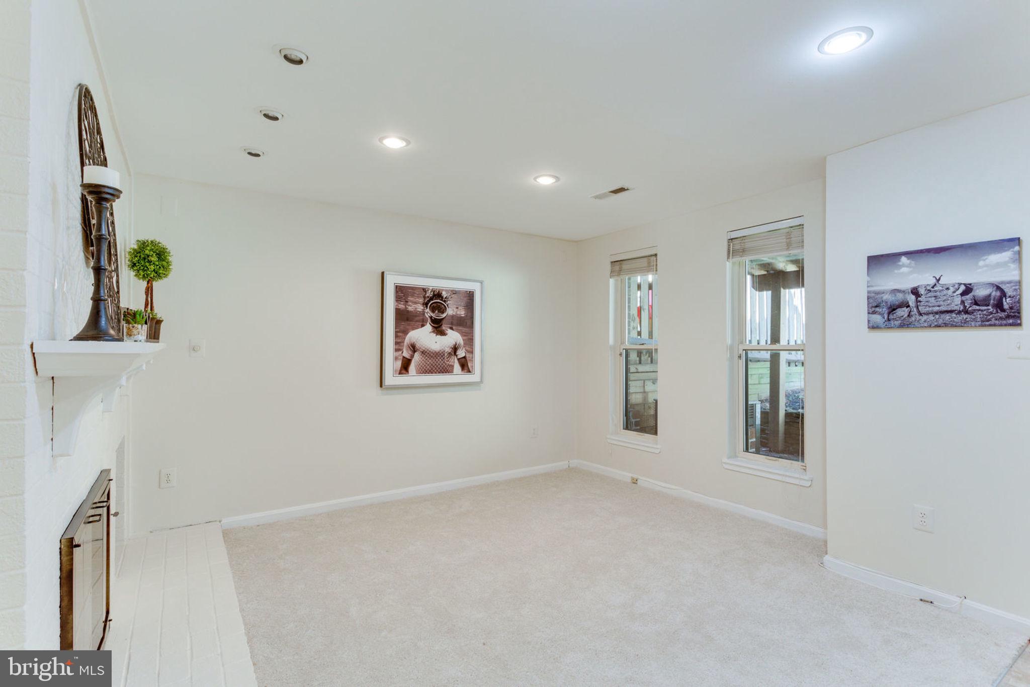 TYSONS COURT - Residential