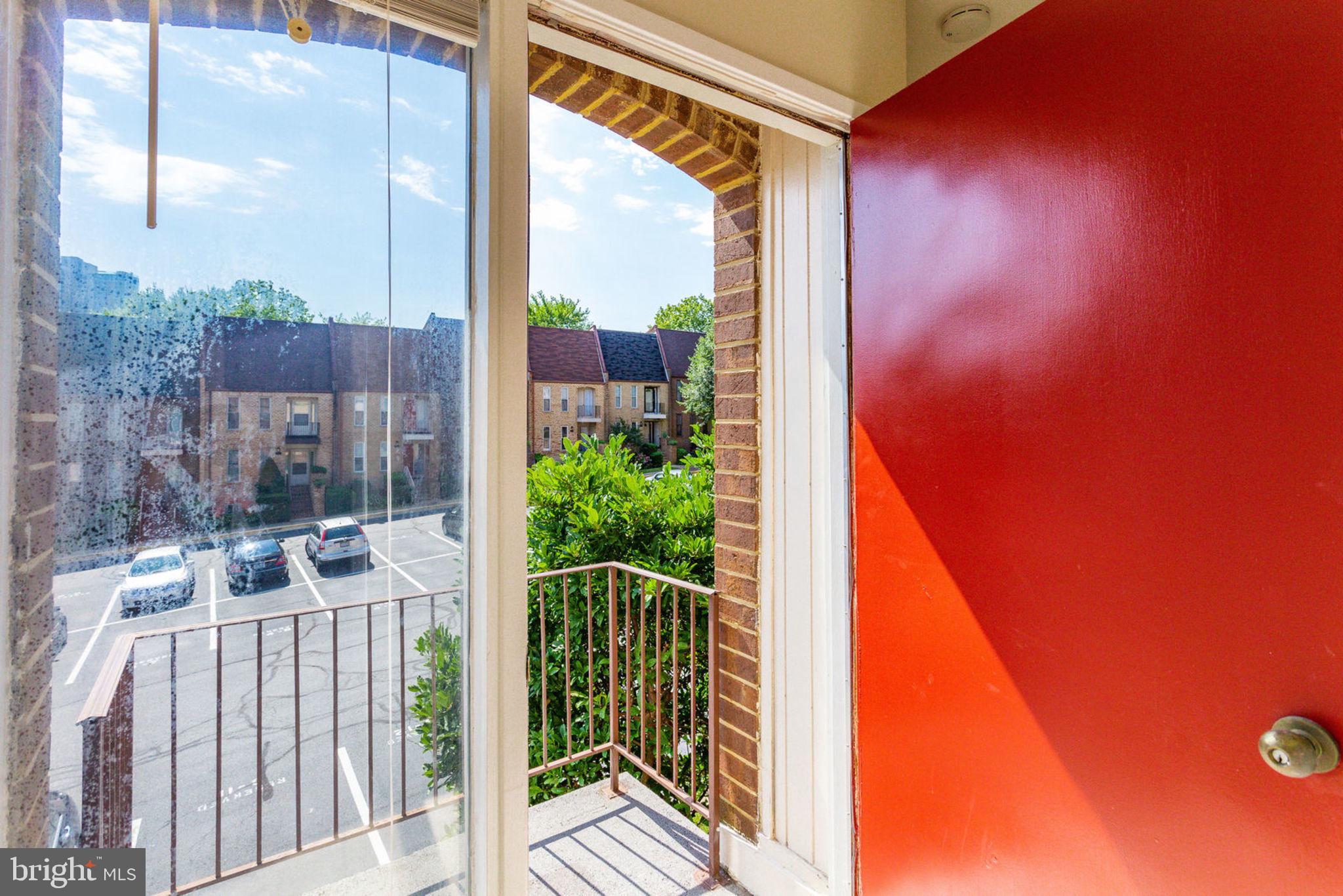 TYSONS COURT - Residential