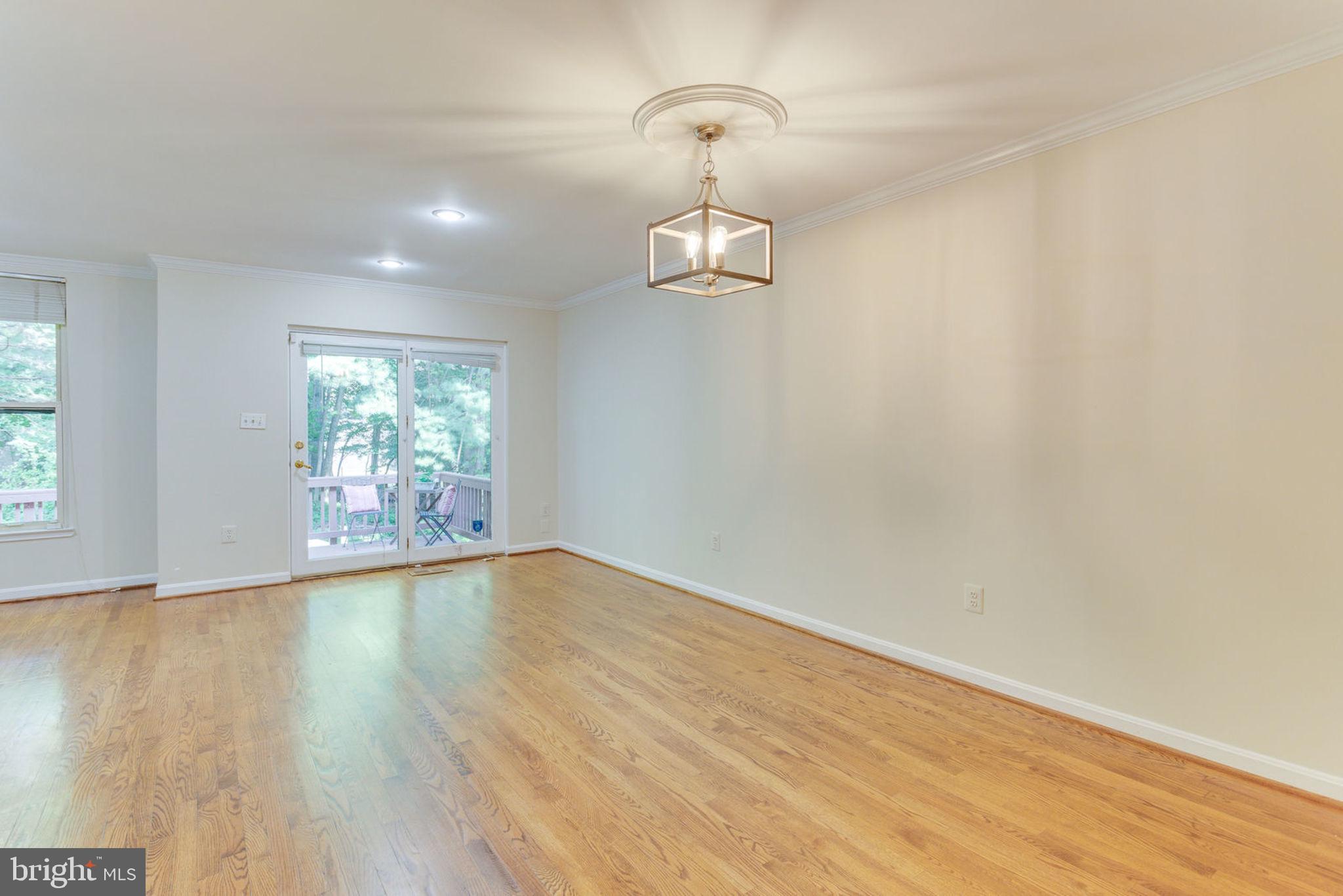 TYSONS COURT - Residential