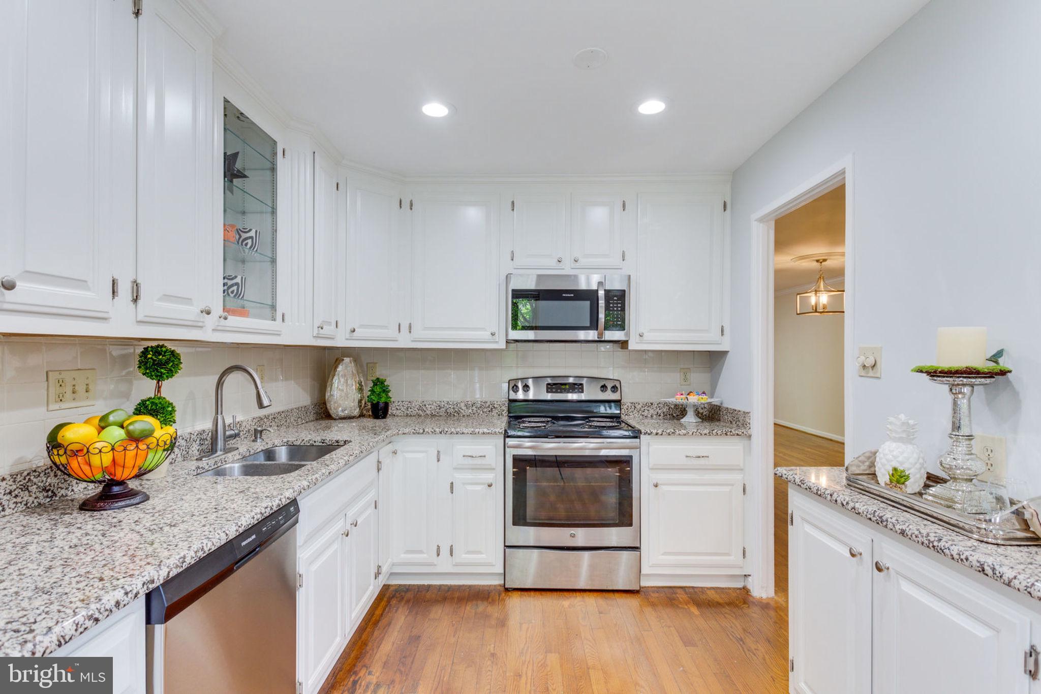 TYSONS COURT - Residential