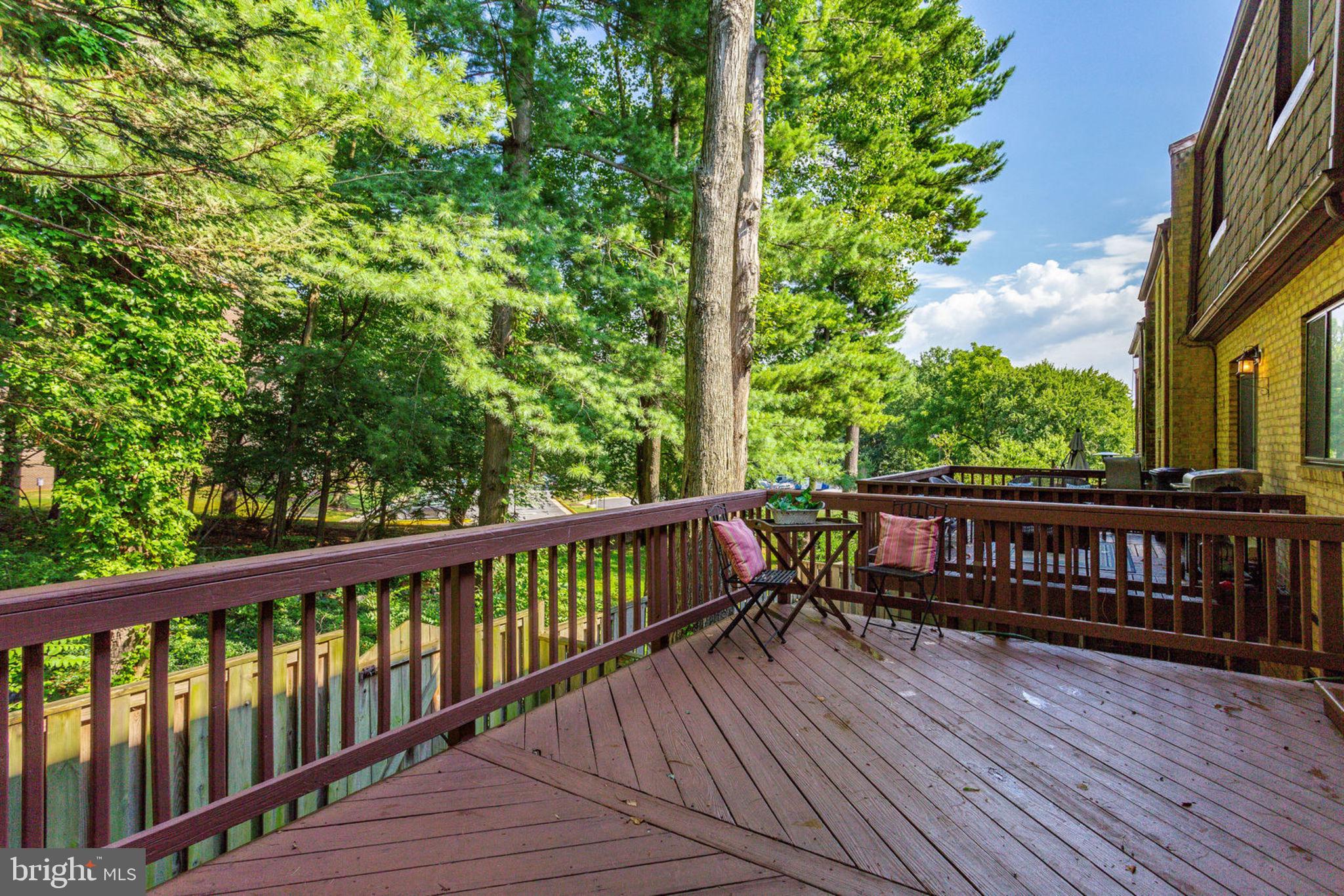 TYSONS COURT - Residential