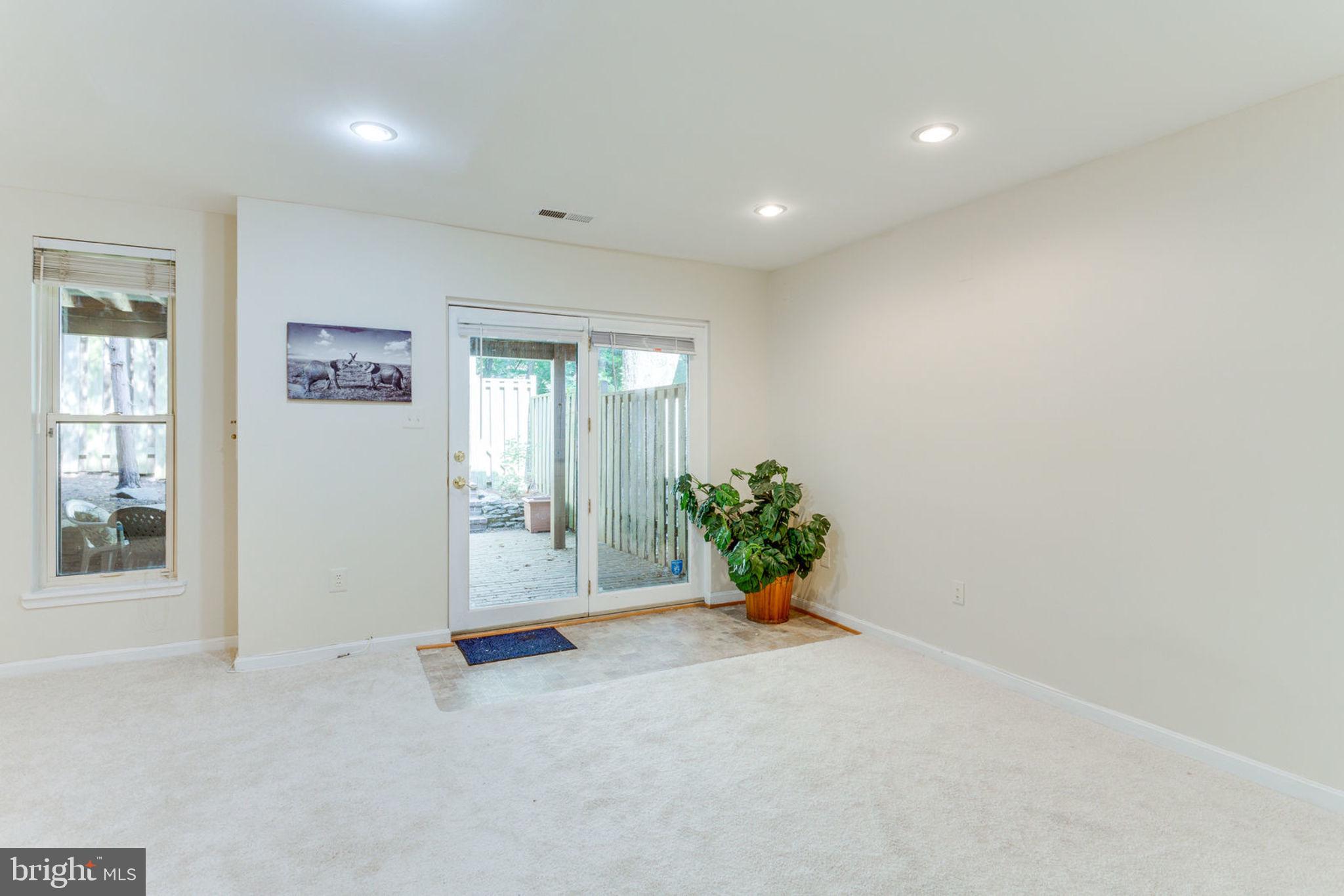 TYSONS COURT - Residential