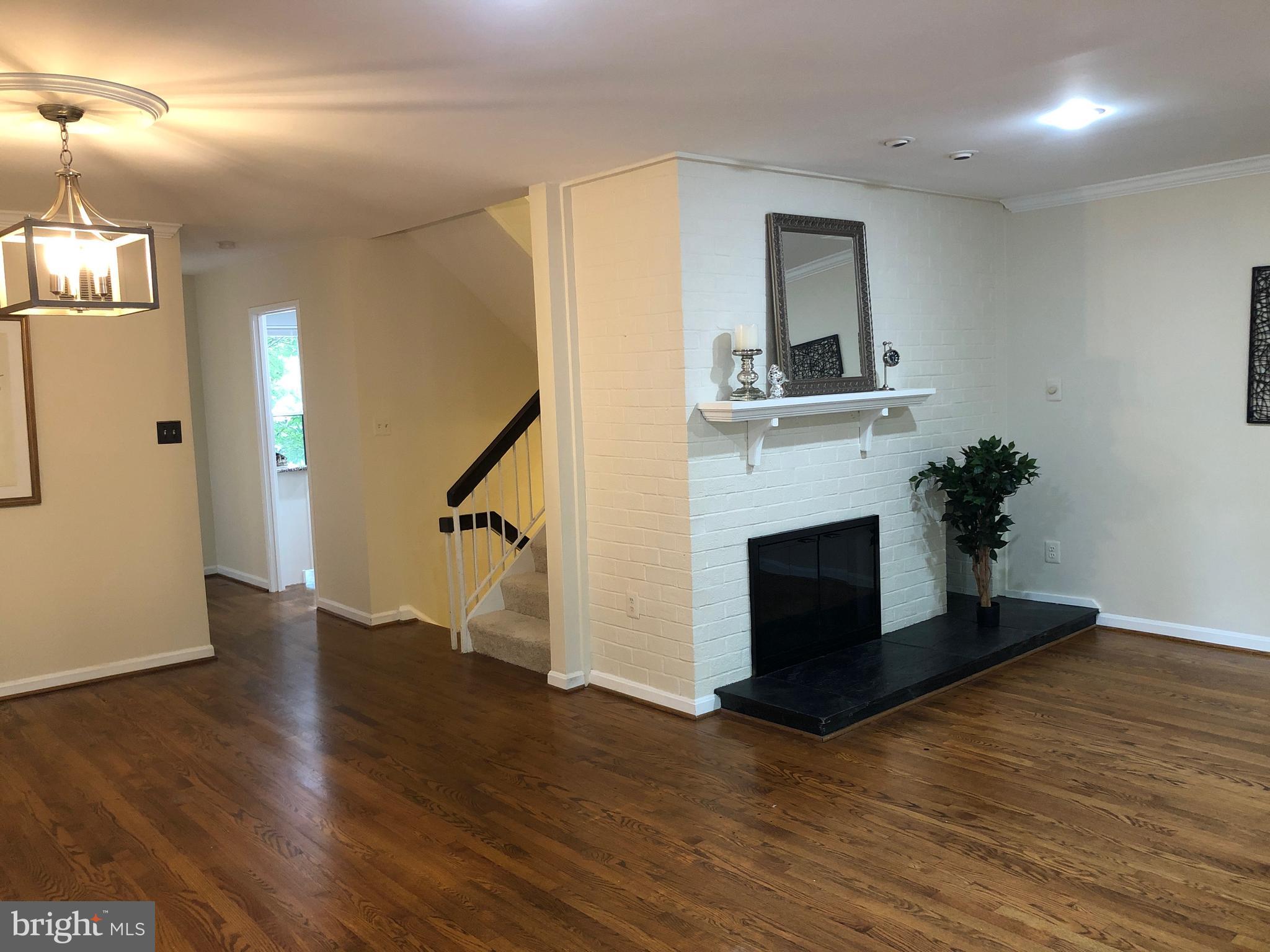 TYSONS COURT - Residential