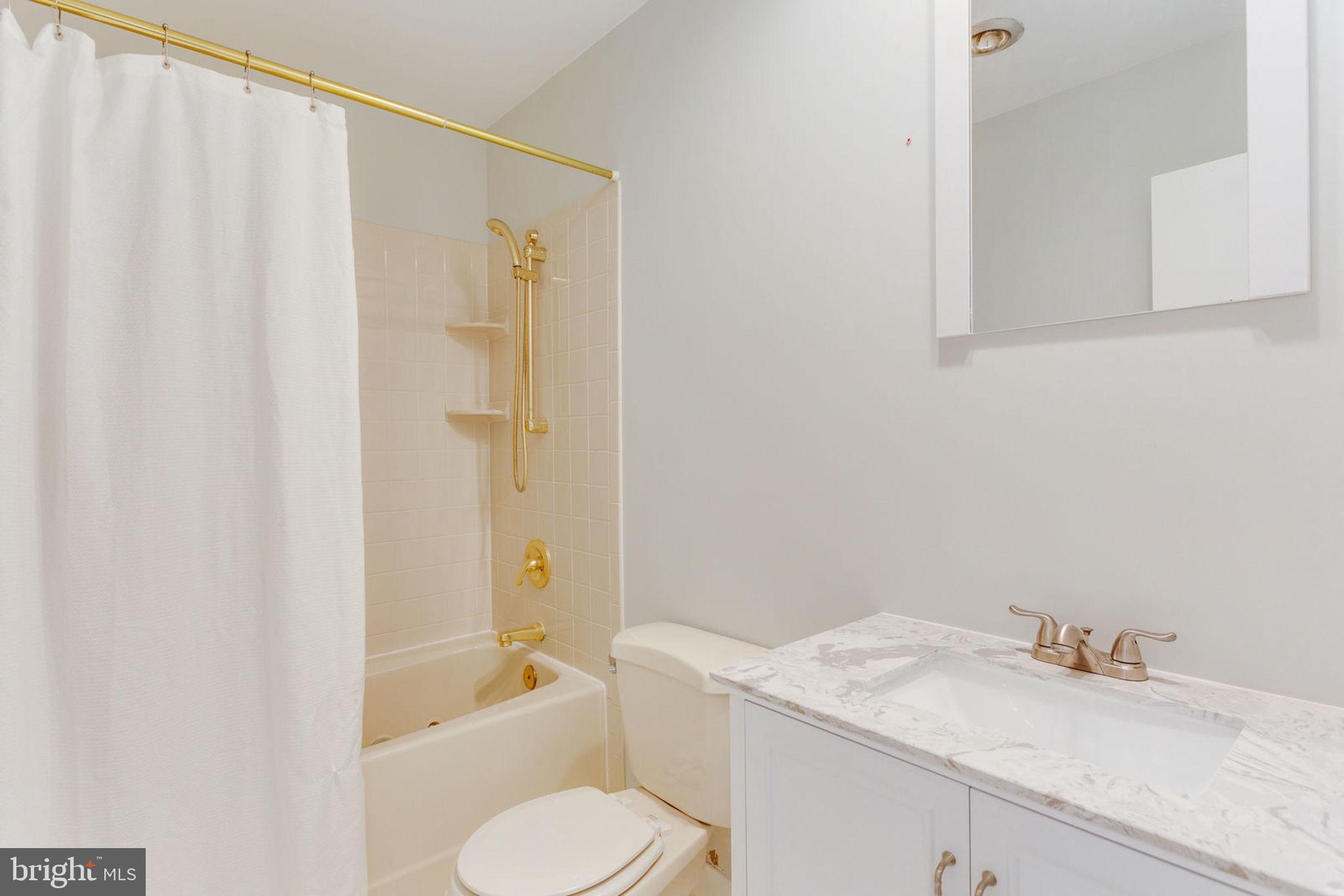 TYSONS COURT - Residential