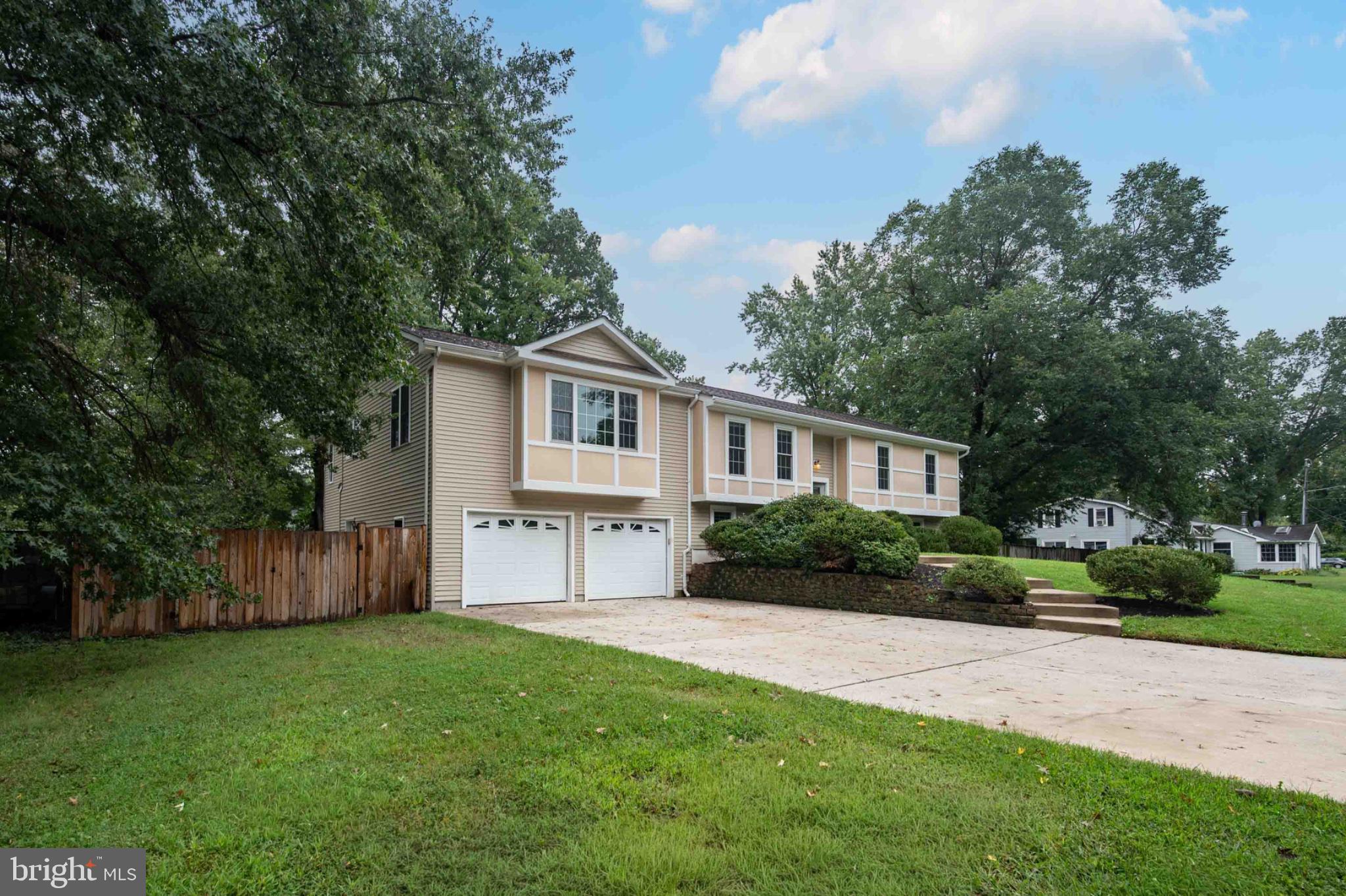 8725 LEA LANE