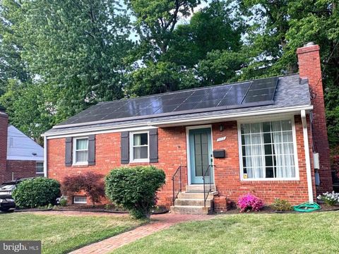 Photo of 3117 King Street, ALEXANDRIA, VA 22302 (MLS # VAAX2060572)