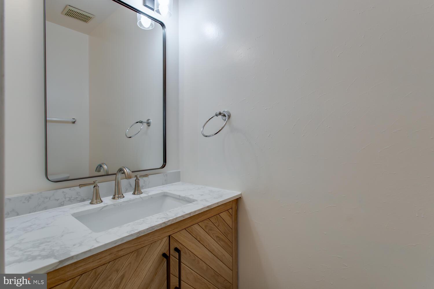 RESTON - Residential Lease