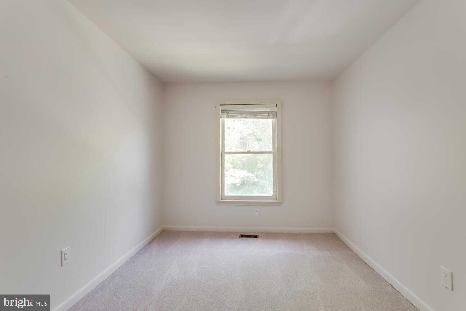 RESTON - Residential Lease