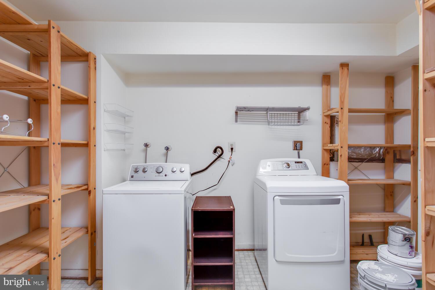 RESTON - Residential Lease