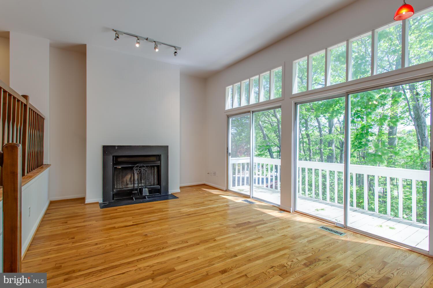 RESTON - Residential Lease