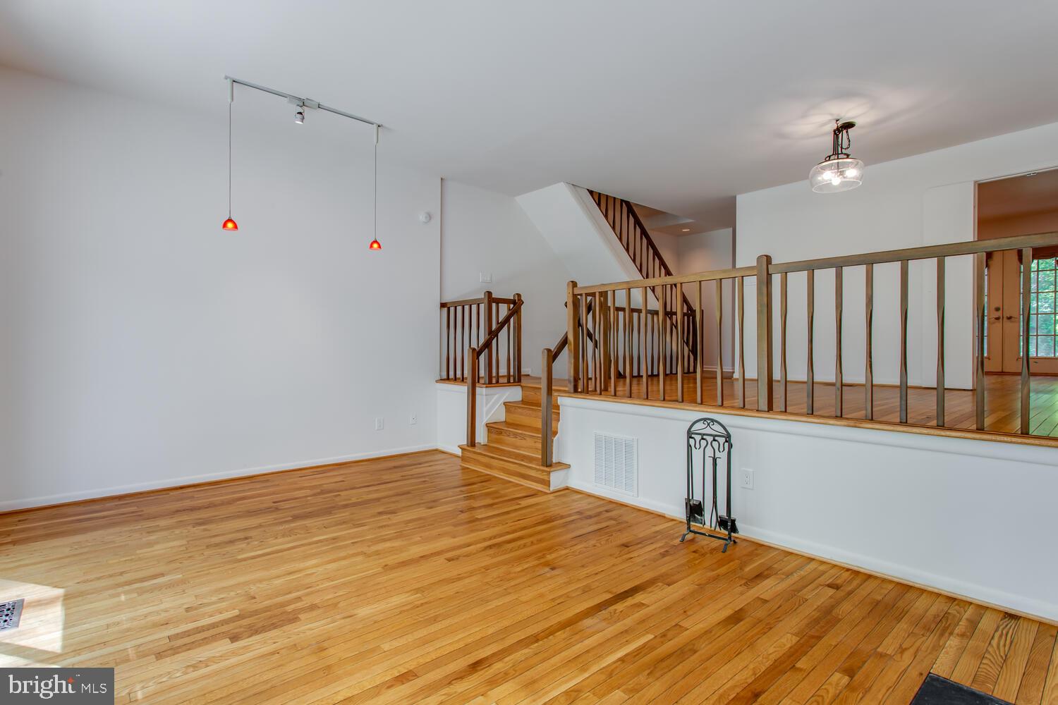 RESTON - Residential Lease