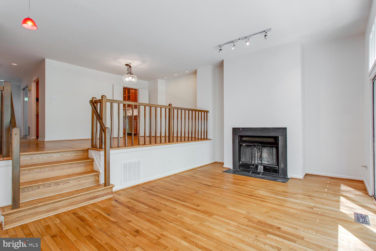 RESTON - Residential Lease