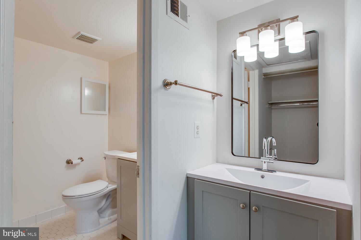 RESTON - Residential Lease