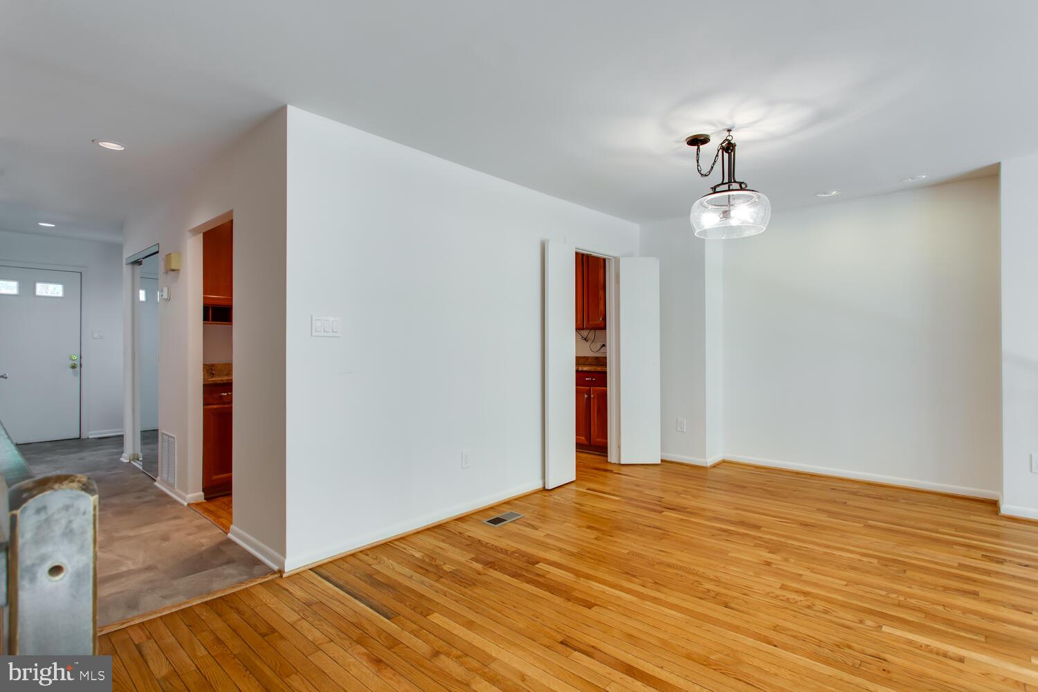 RESTON - Residential Lease