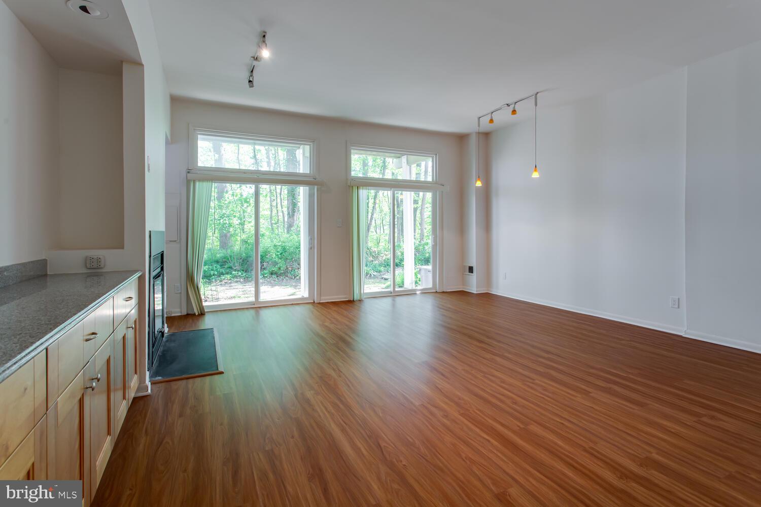 RESTON - Residential Lease