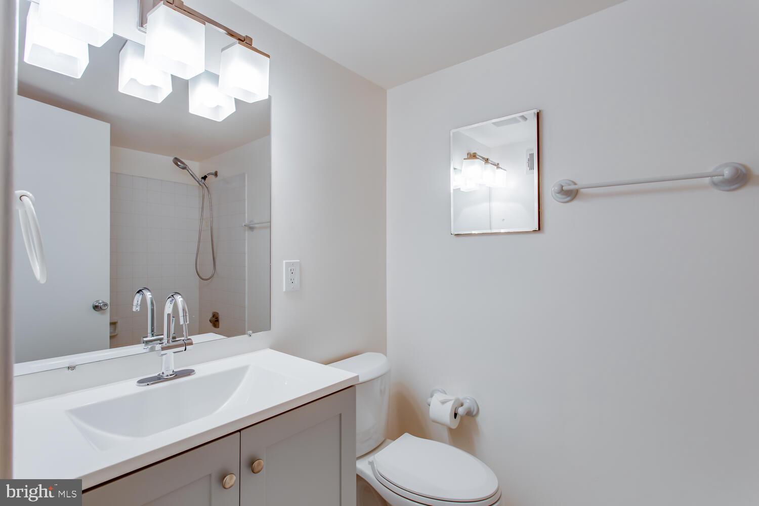 RESTON - Residential Lease