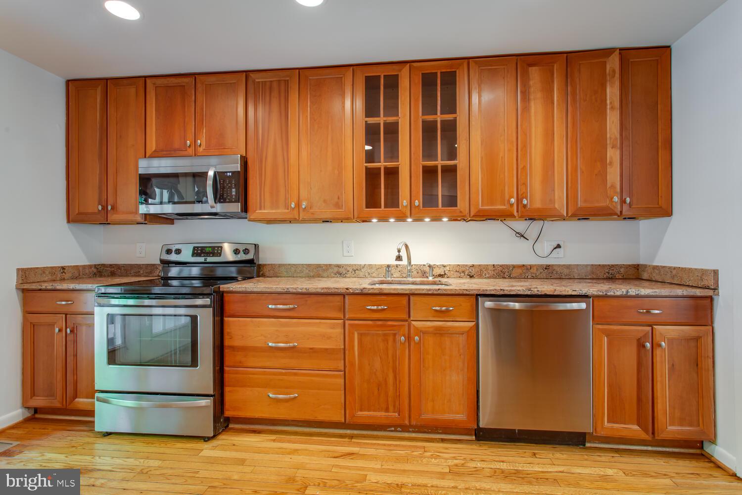 RESTON - Residential Lease