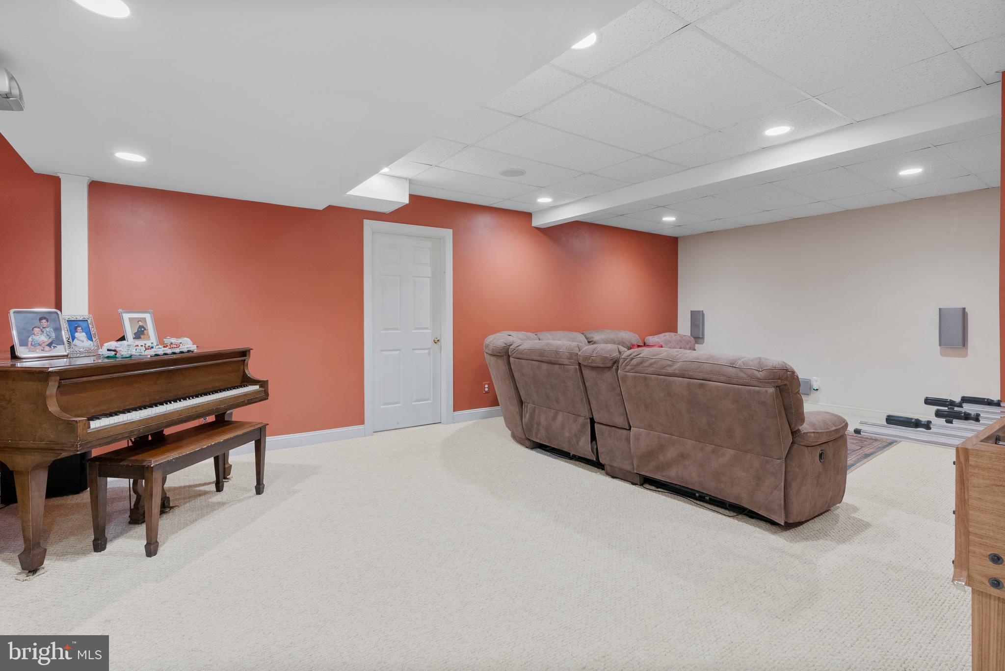 COURTS AT LONGWOOD - Residential