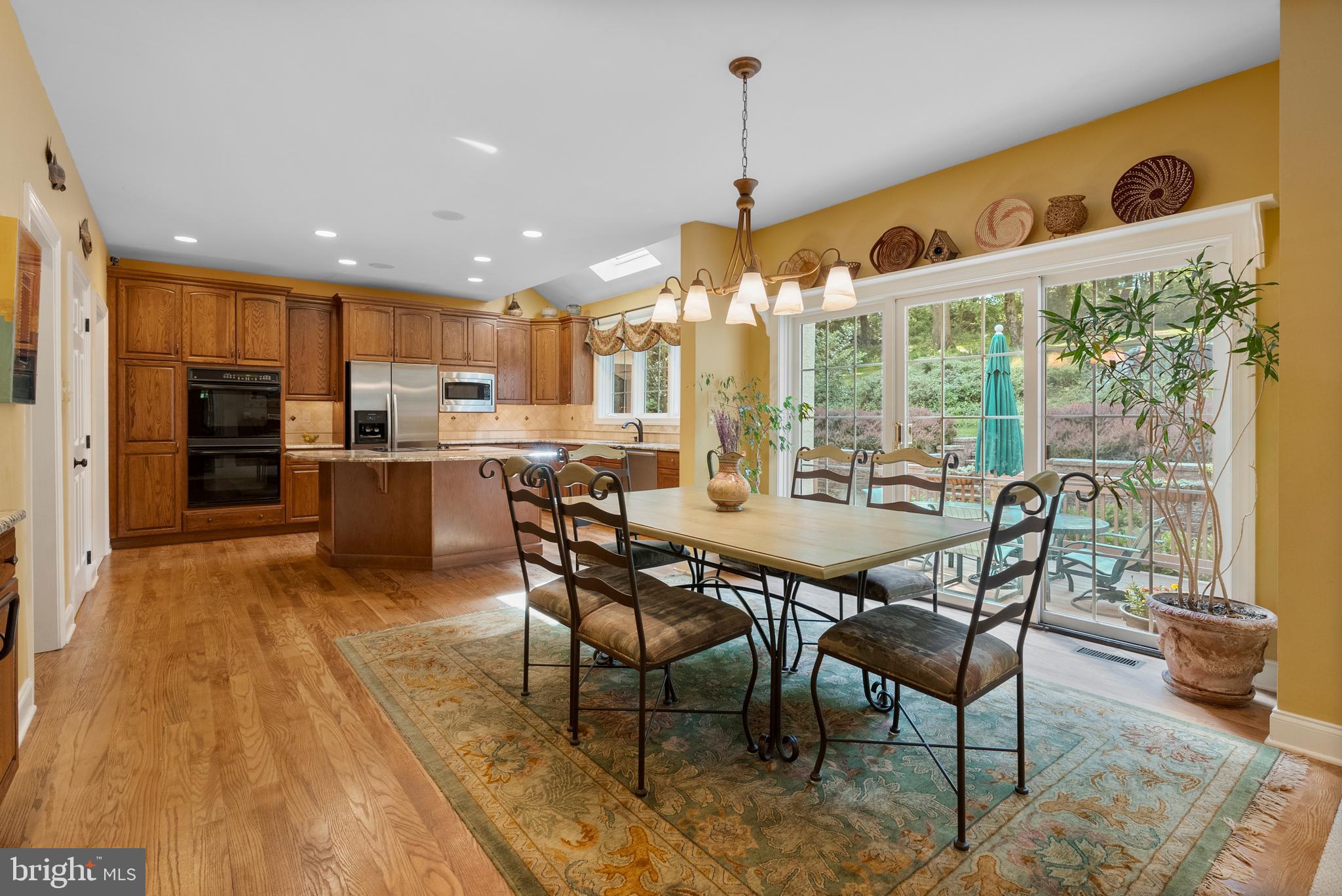 COURTS AT LONGWOOD - Residential