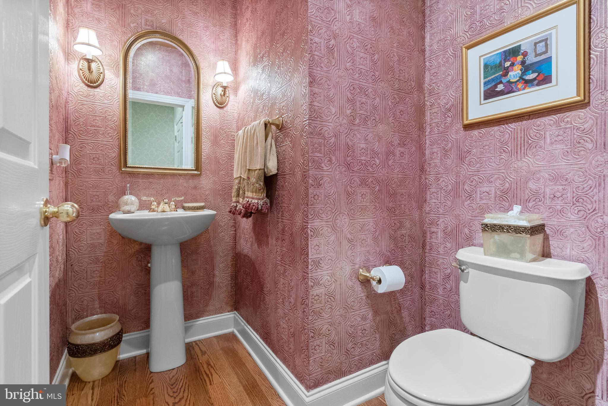 COURTS AT LONGWOOD - Residential