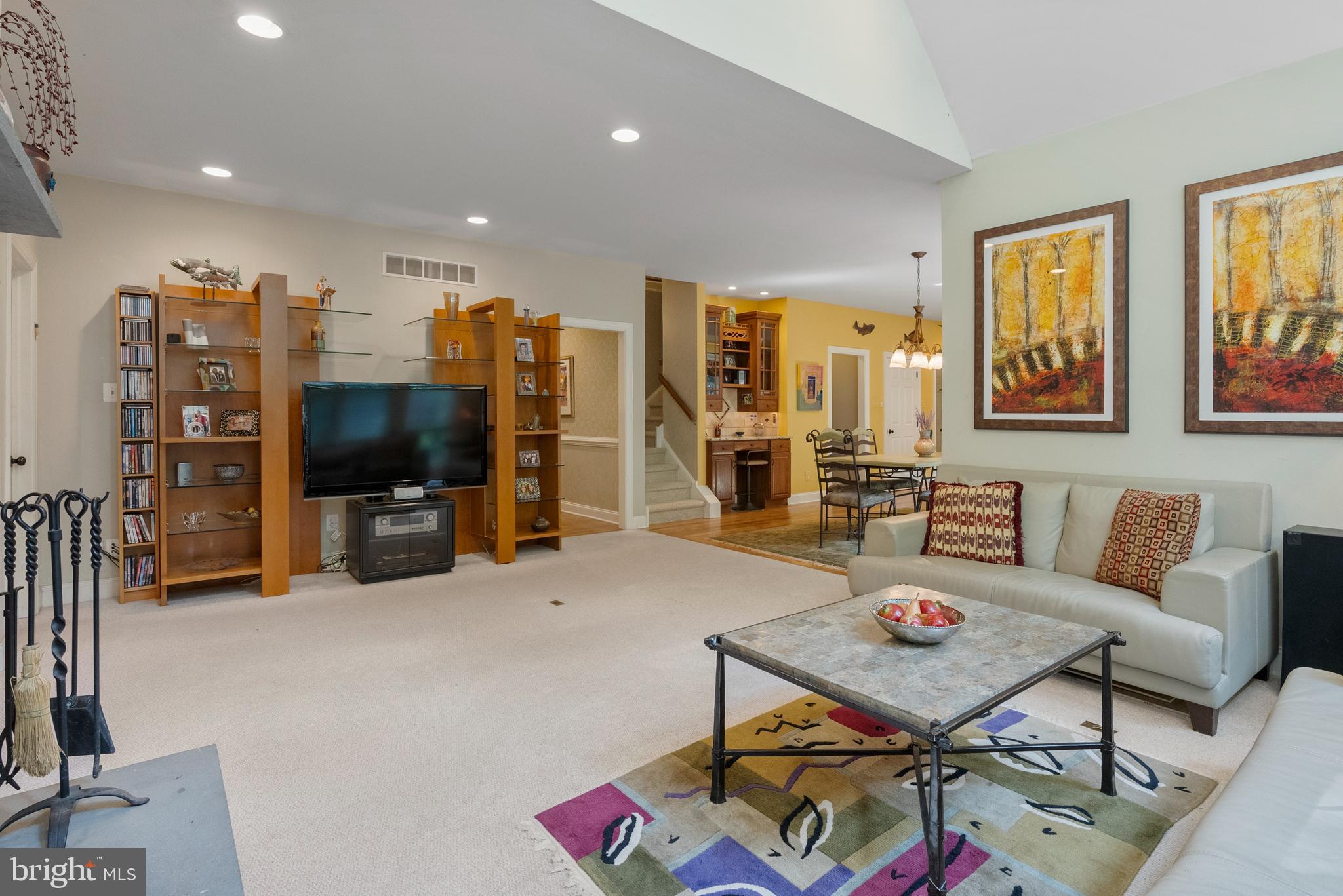 COURTS AT LONGWOOD - Residential