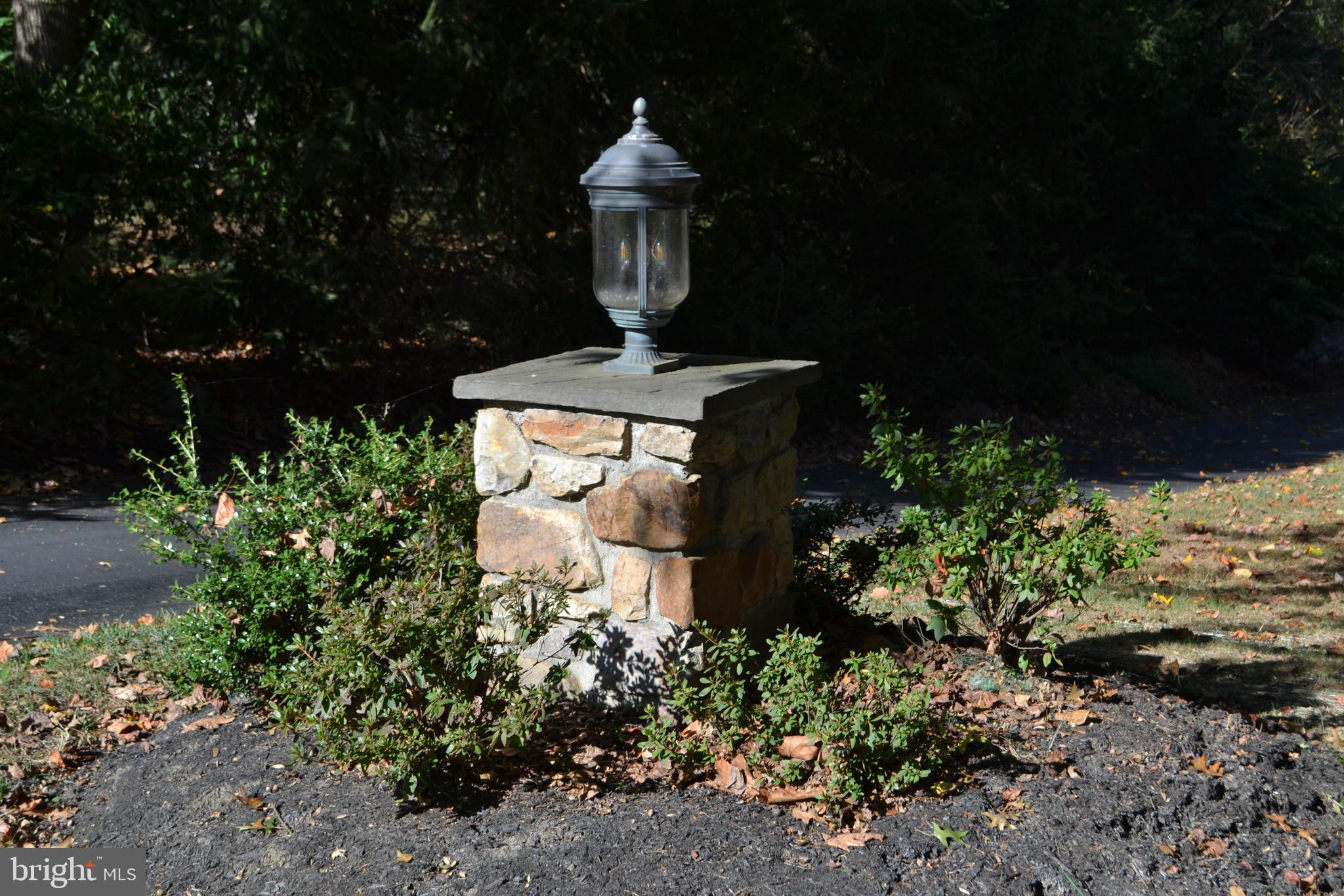 COURTS AT LONGWOOD - Residential