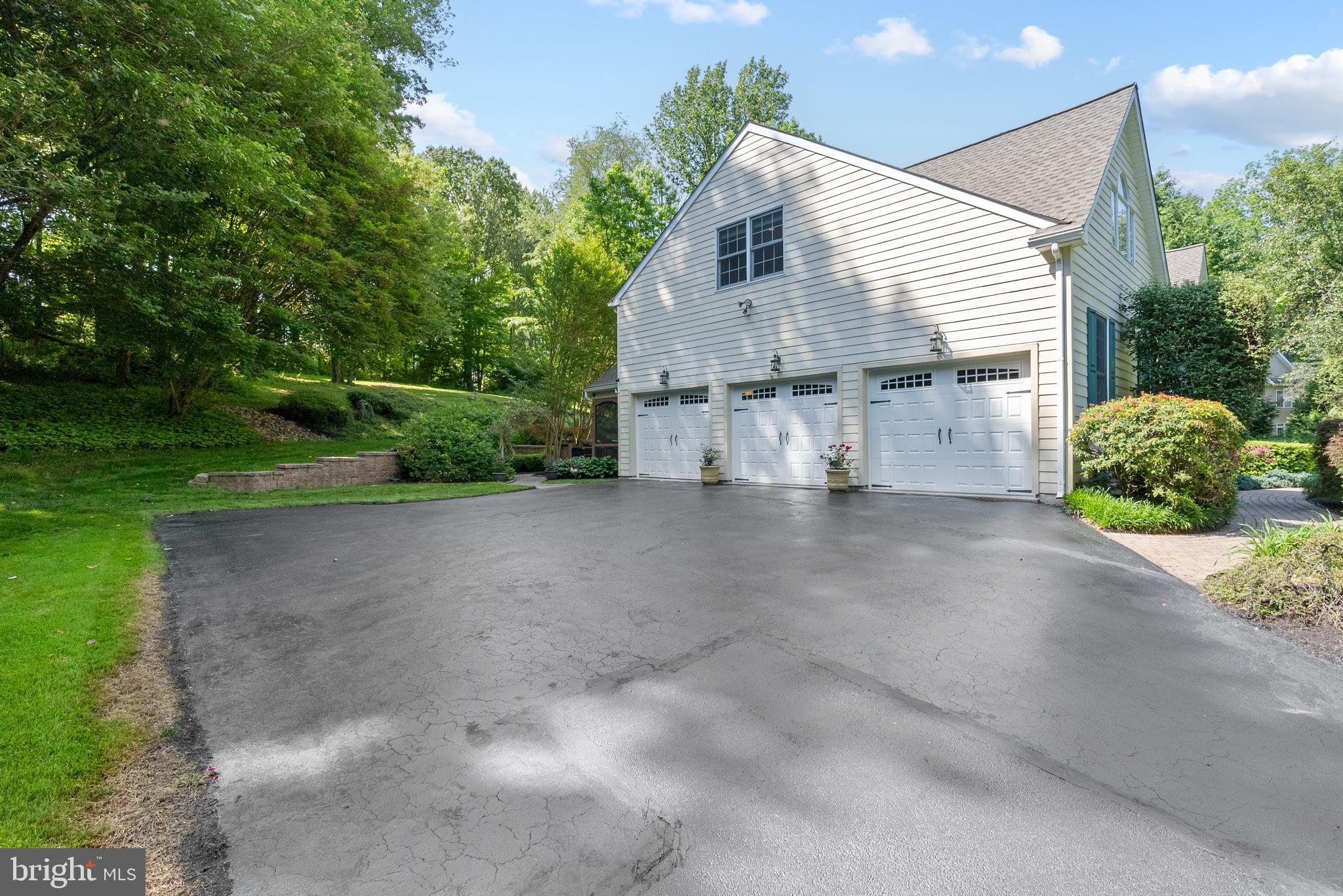 COURTS AT LONGWOOD - Residential