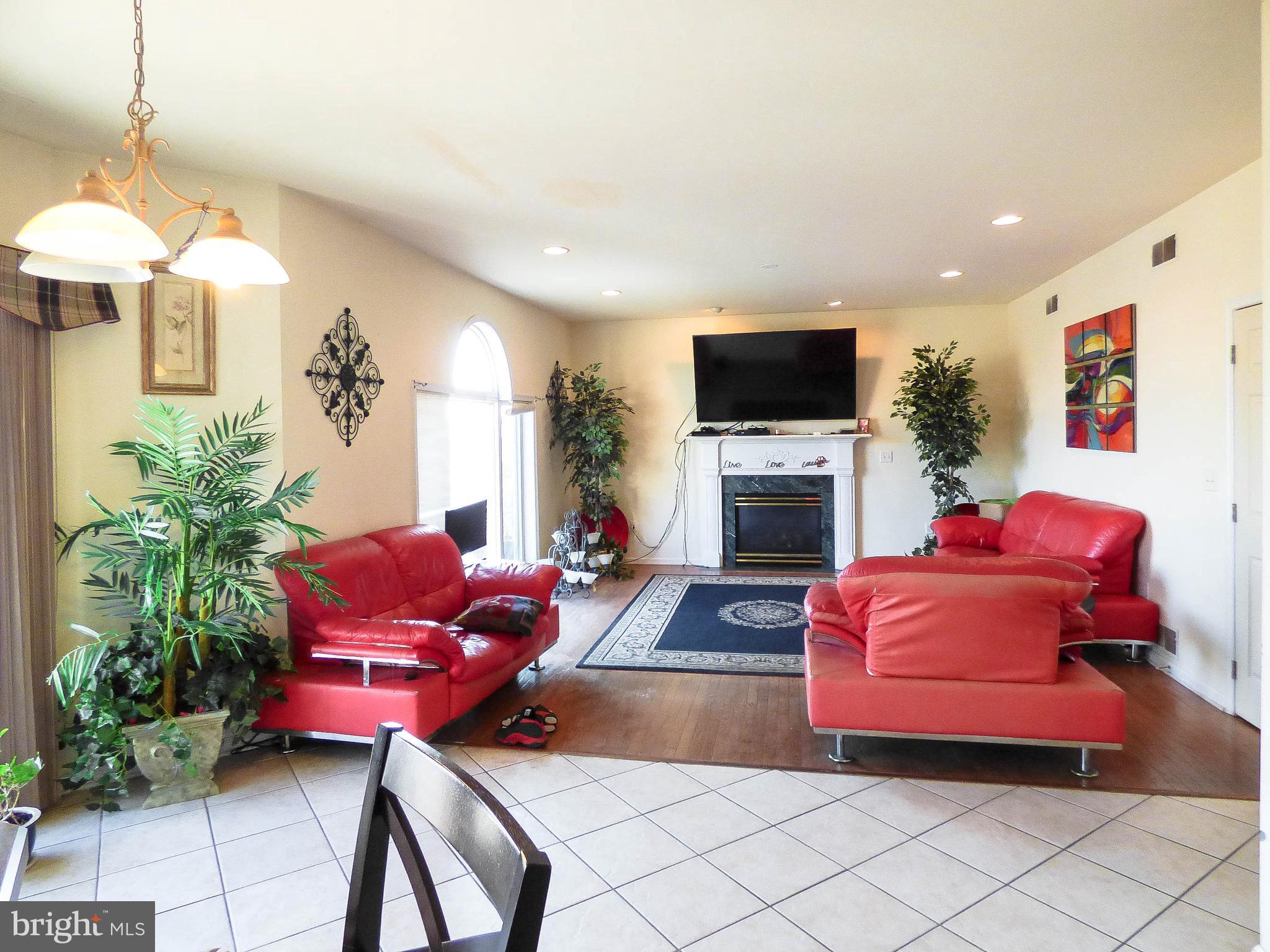 NORTH POINTE - Residential