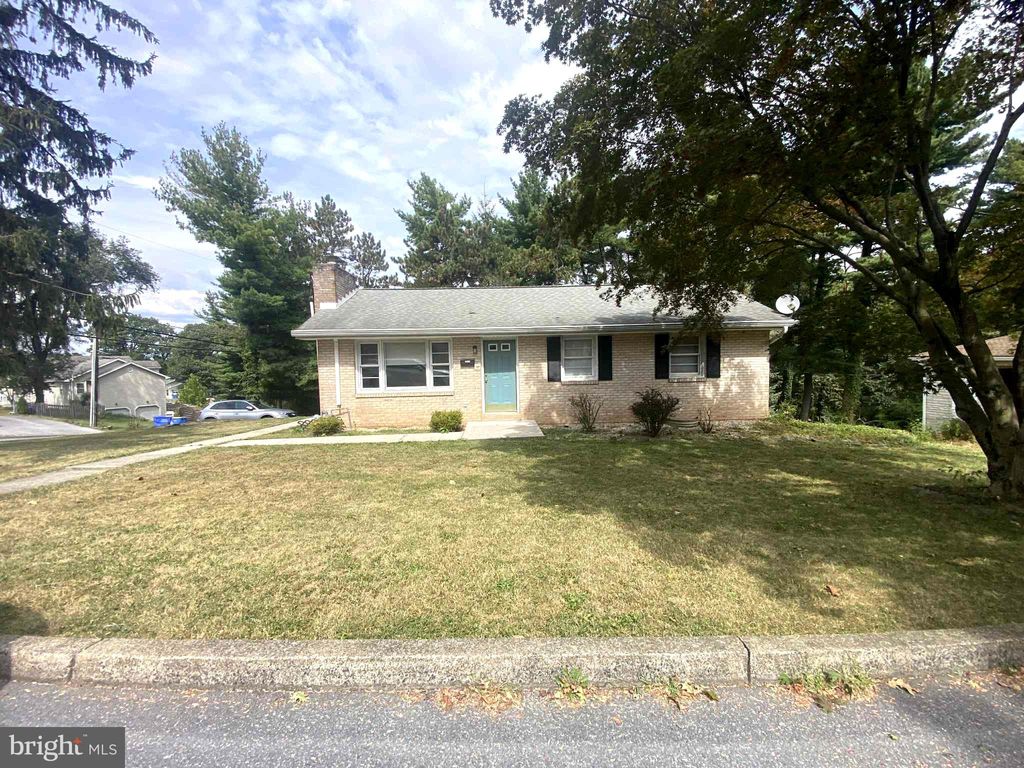 Photo of 4800 E Circle Drive, HARRISBURG, PA 17111 (MLS # PADA2049884)