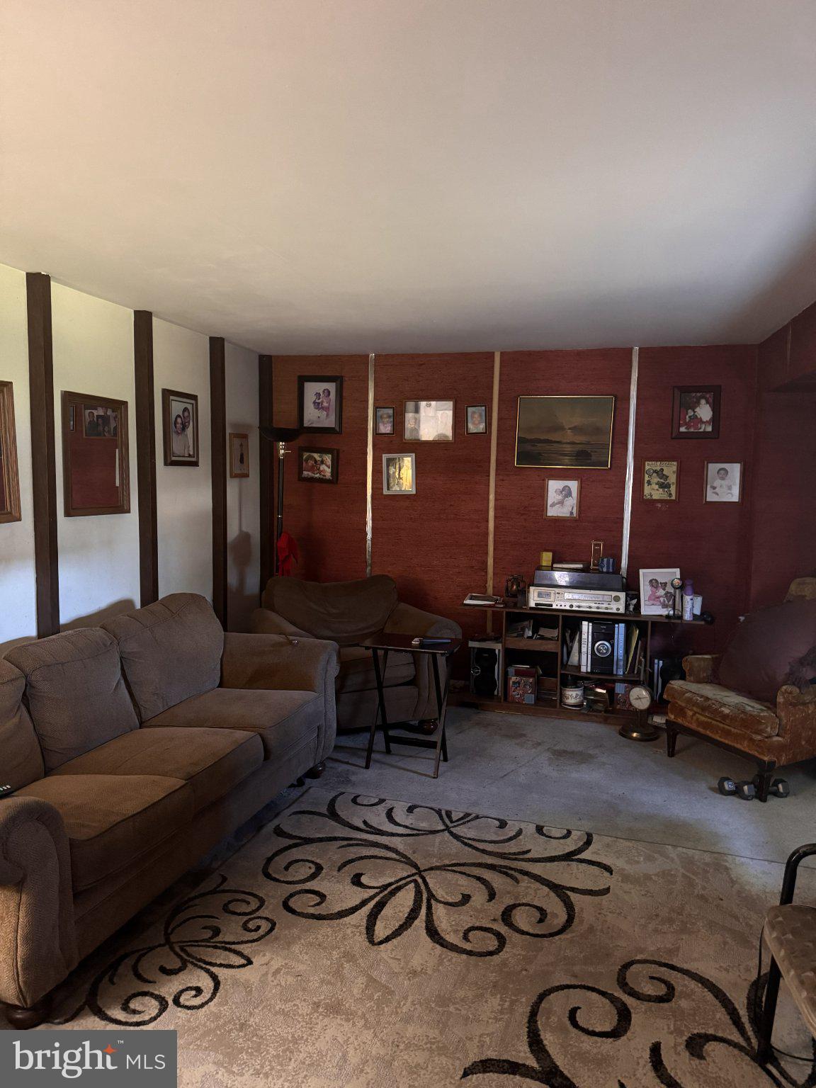 WHITE MARSH MDWS - Residential