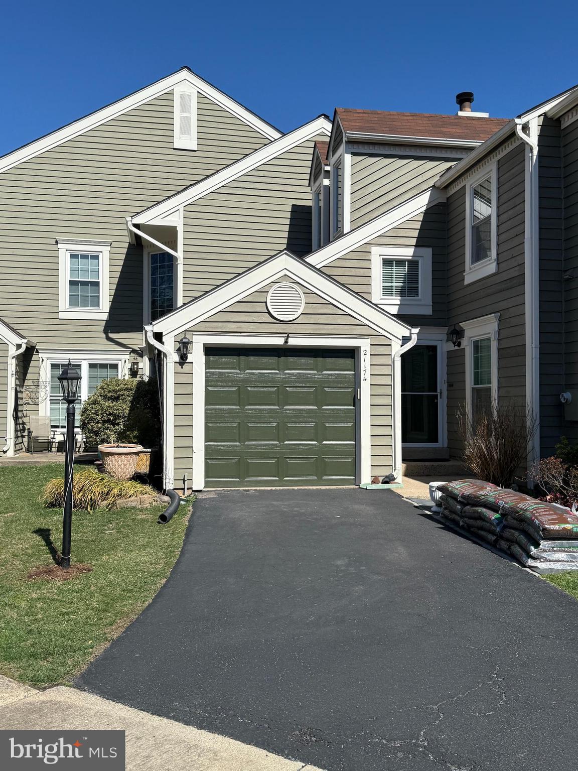 ASHBURN FARM - Residential