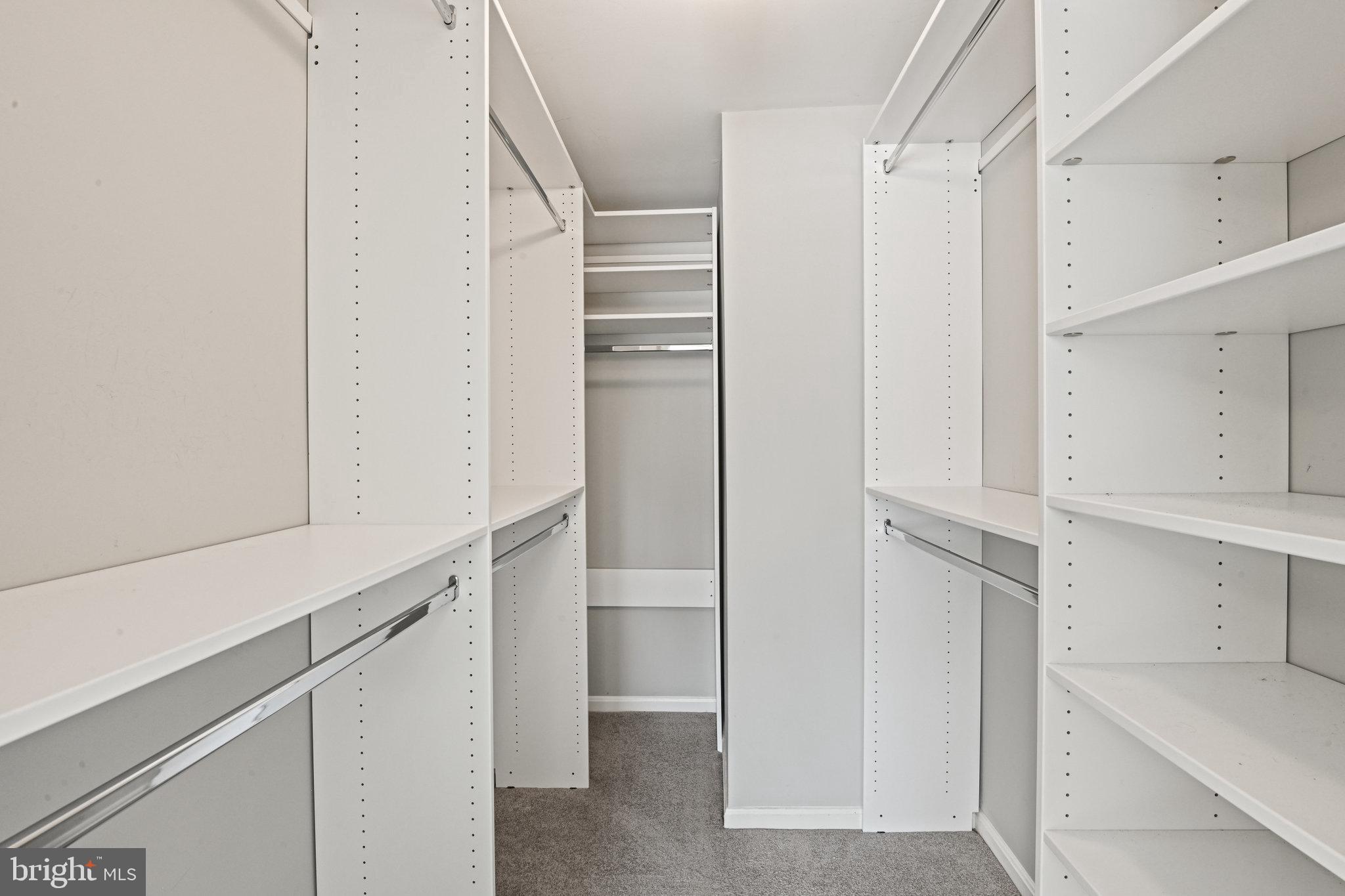 ASHBURN FARM - Residential