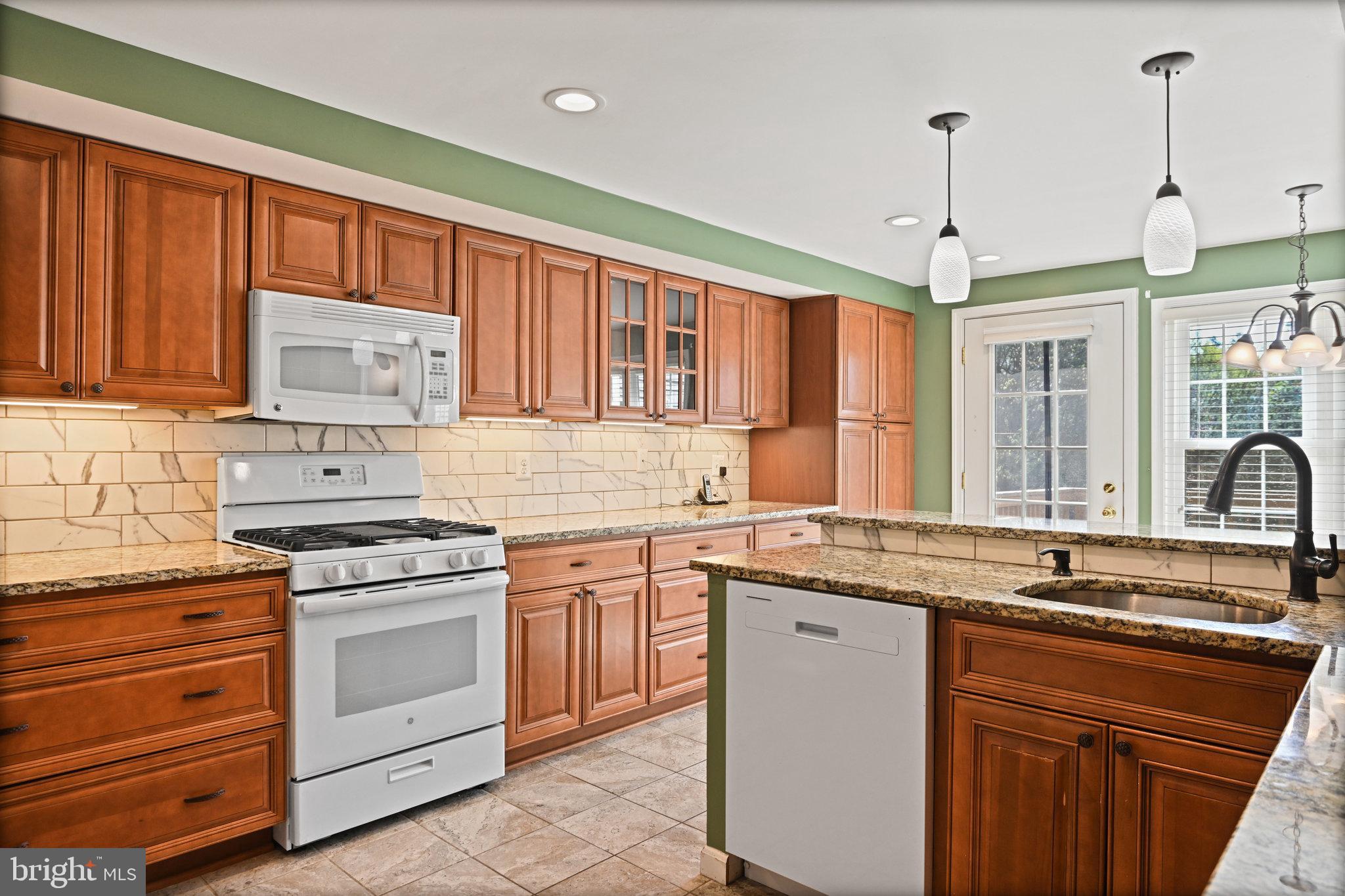 ASHBURN FARM - Residential