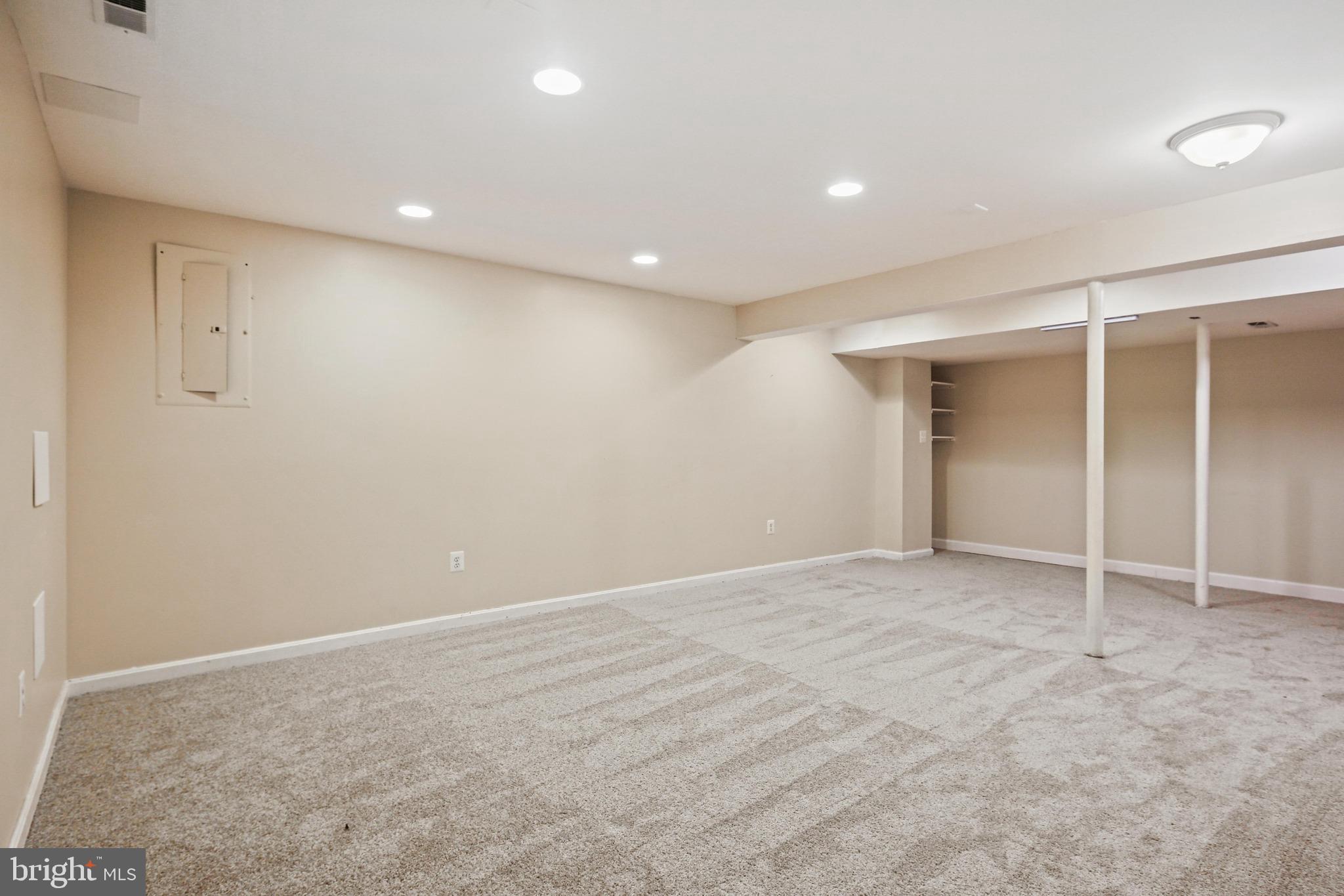 WOODS OF BAYVIEW - Residential