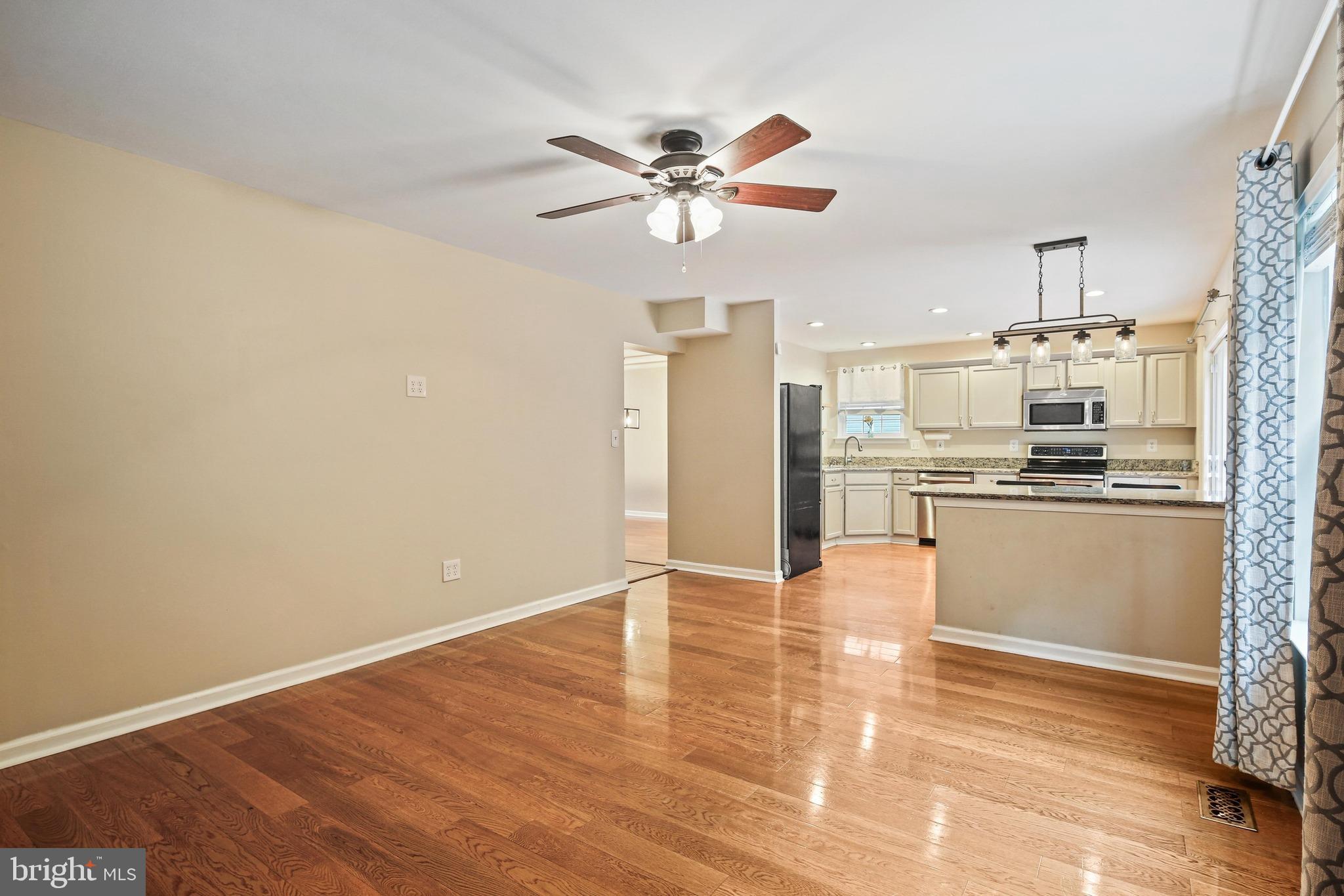 WOODS OF BAYVIEW - Residential