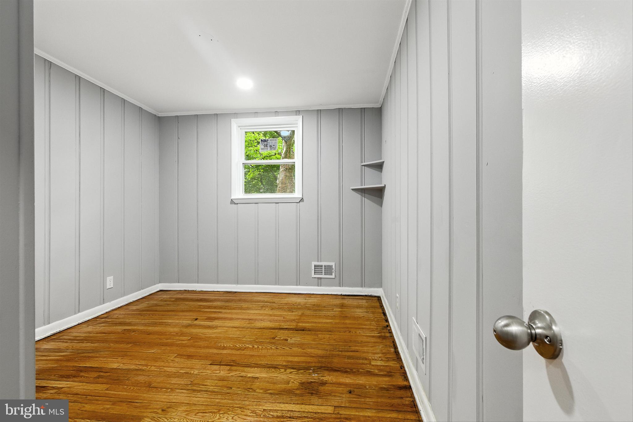 WINDSOR  MILL - Residential