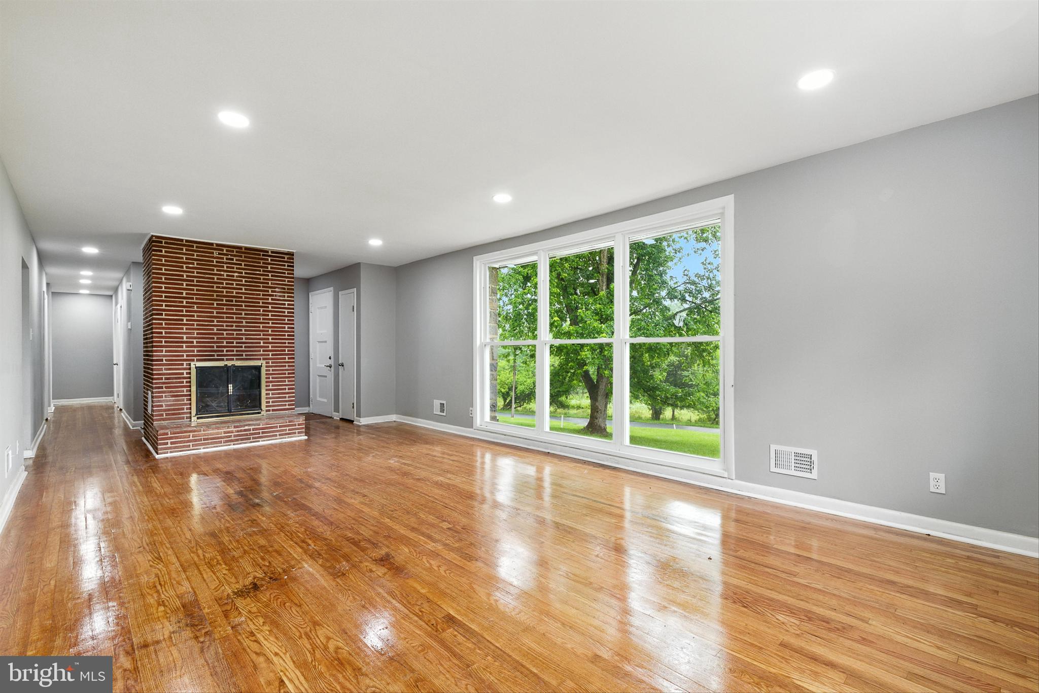 WINDSOR  MILL - Residential
