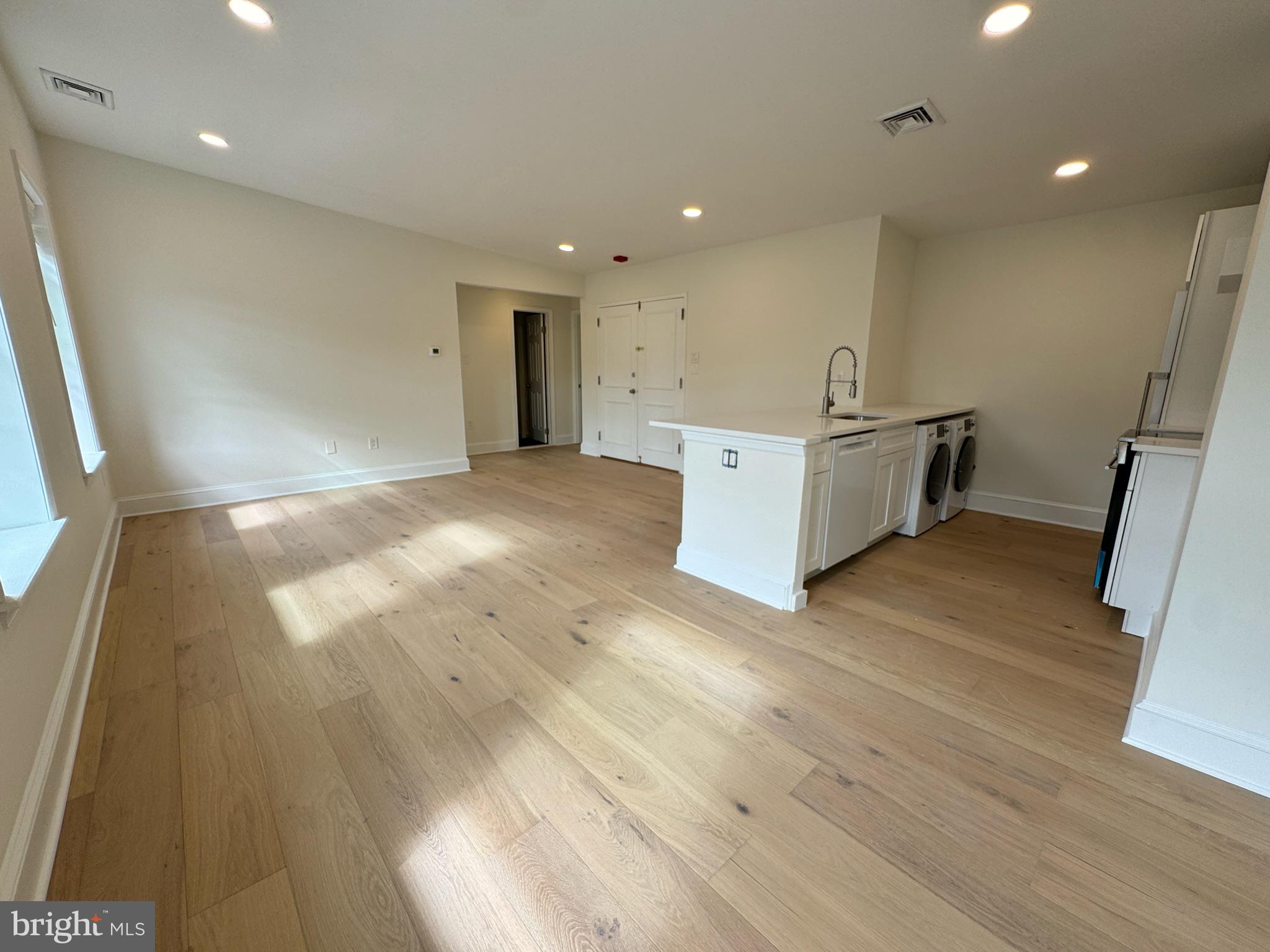 SPRING GARDEN - Residential Lease