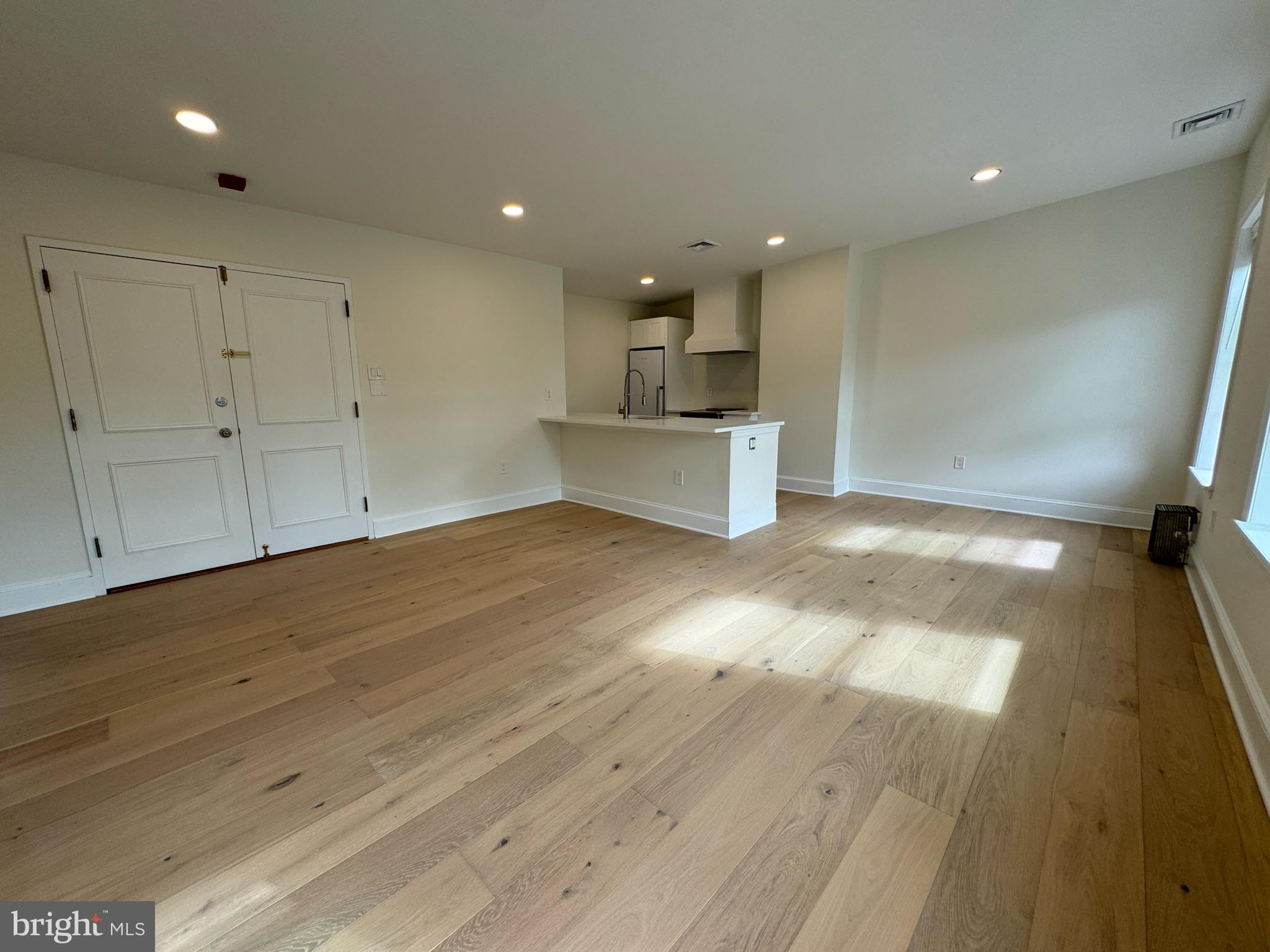 SPRING GARDEN - Residential Lease