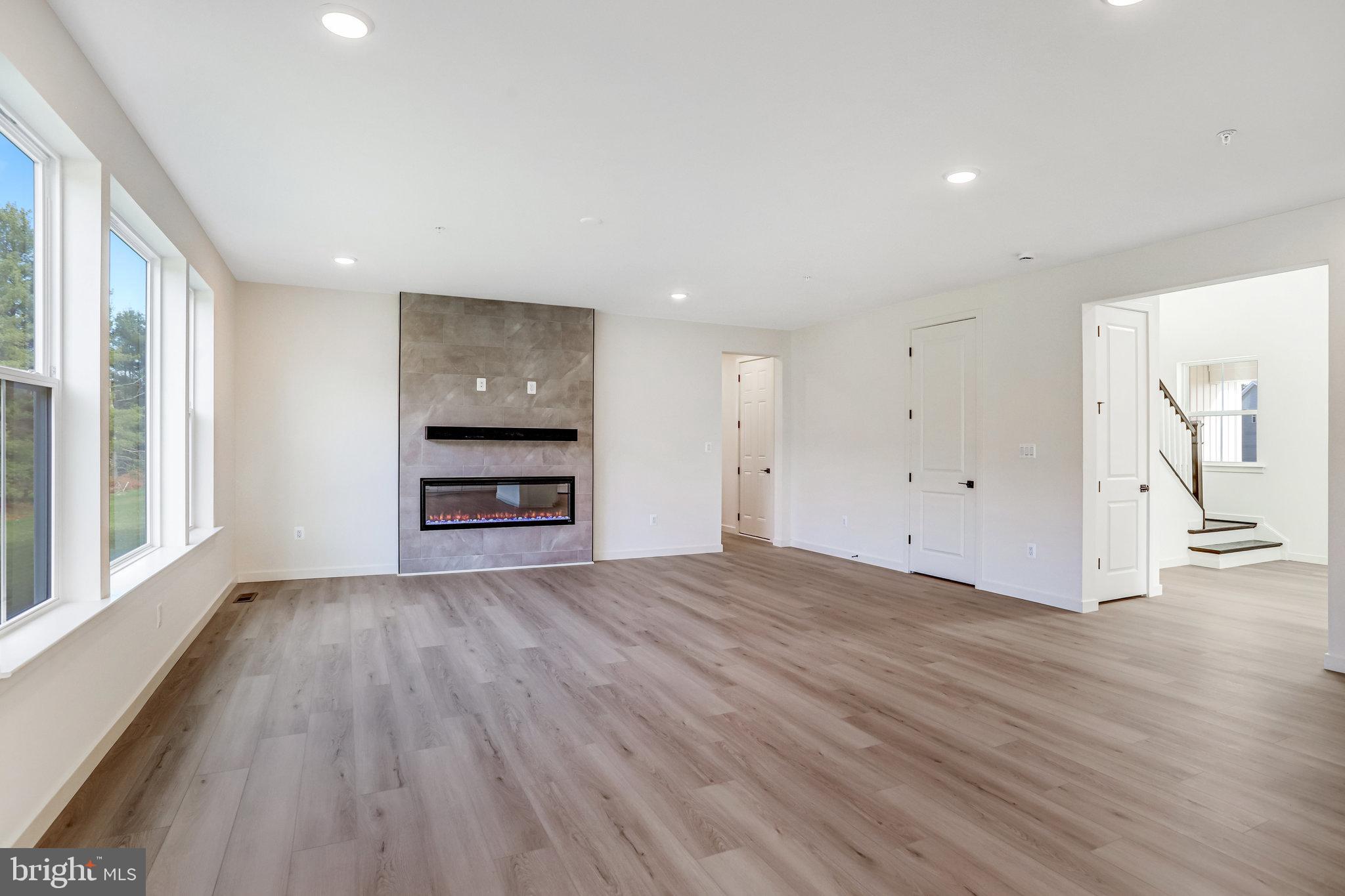 WORTHINGTON GROVE - Residential