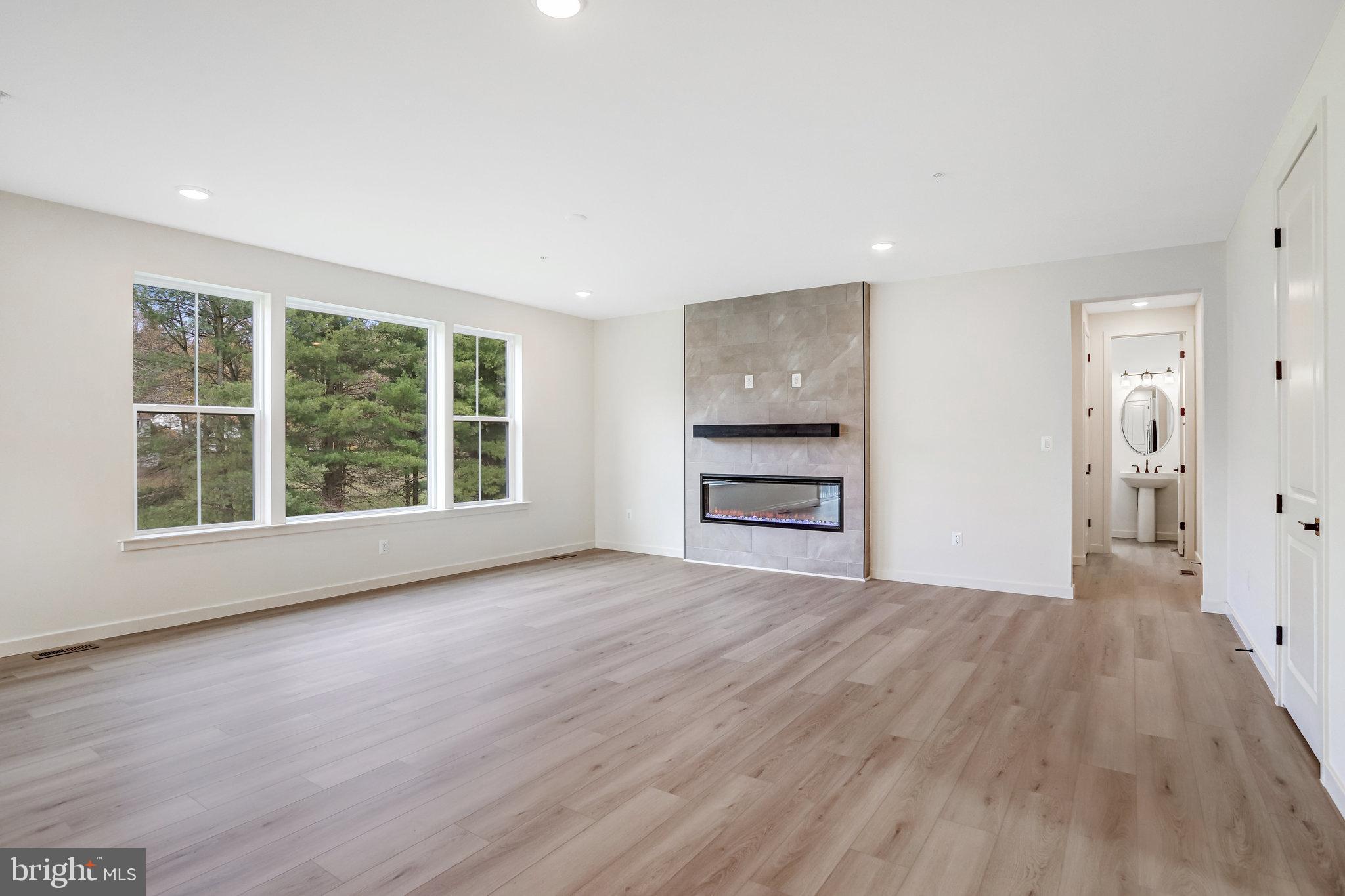 WORTHINGTON GROVE - Residential